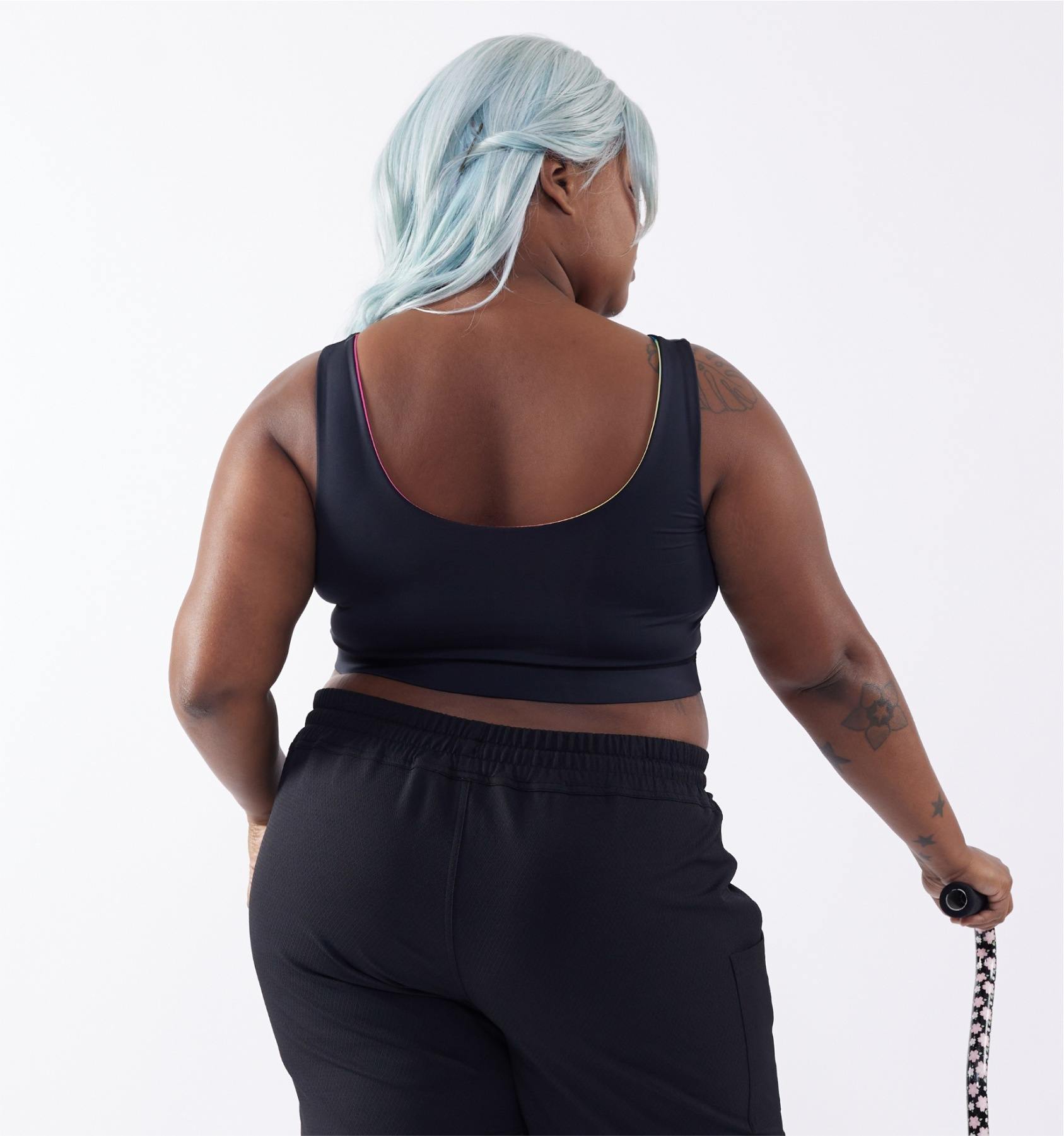 Model:Saira is 5'7" and wear a 2x