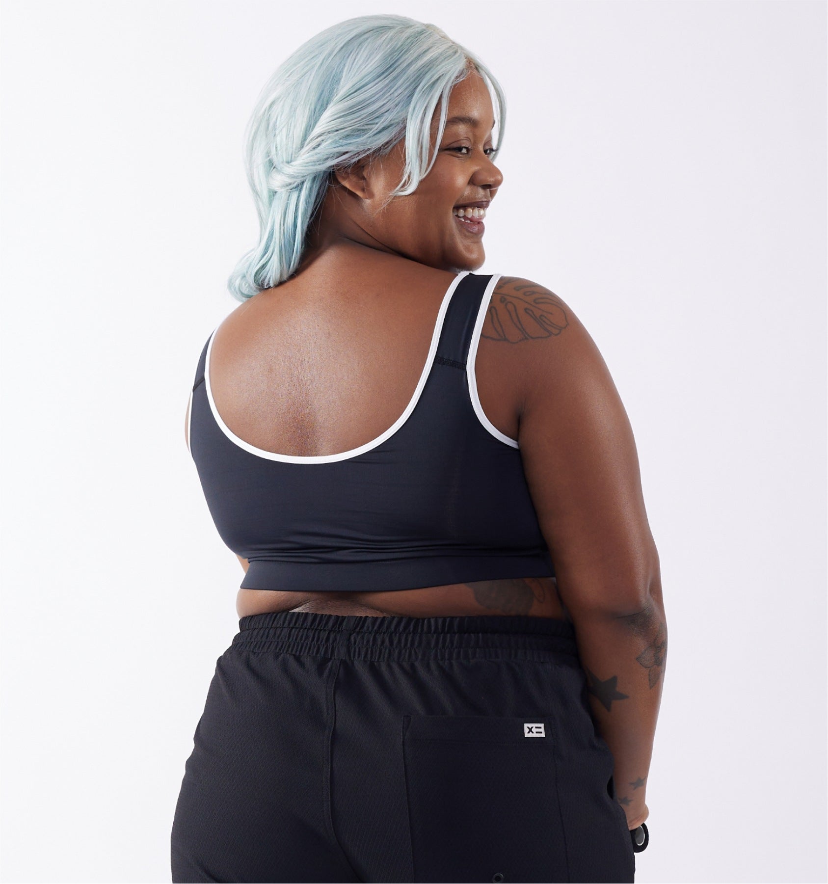 Model:Saira is 5'7" and wear a 2x