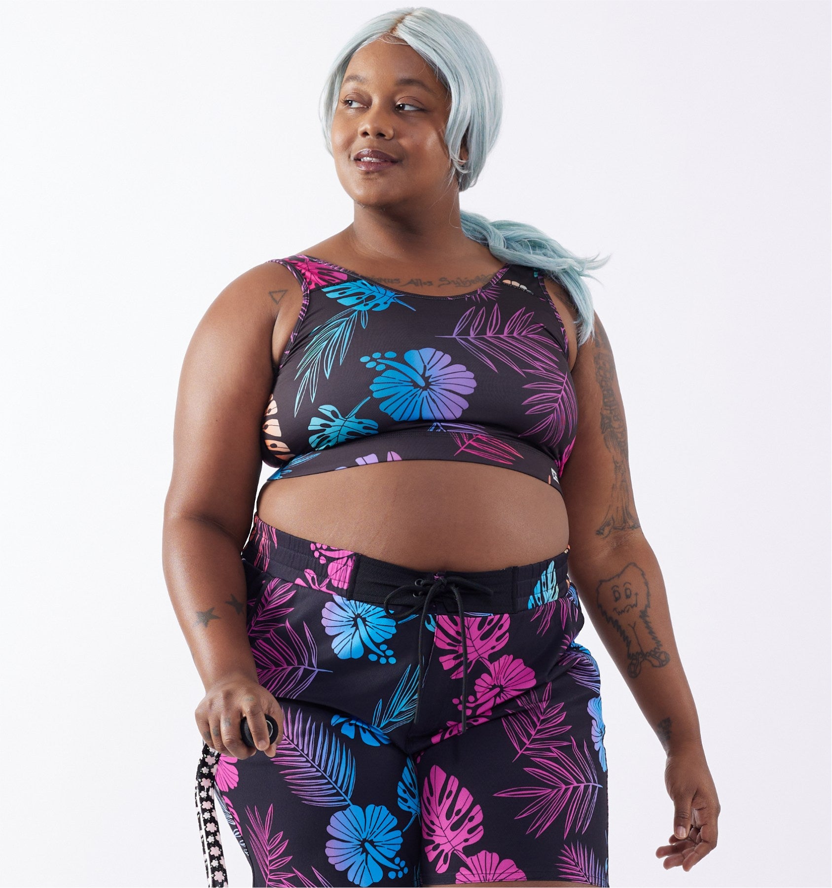 Model:Saira is 5'7" and wear a 2x