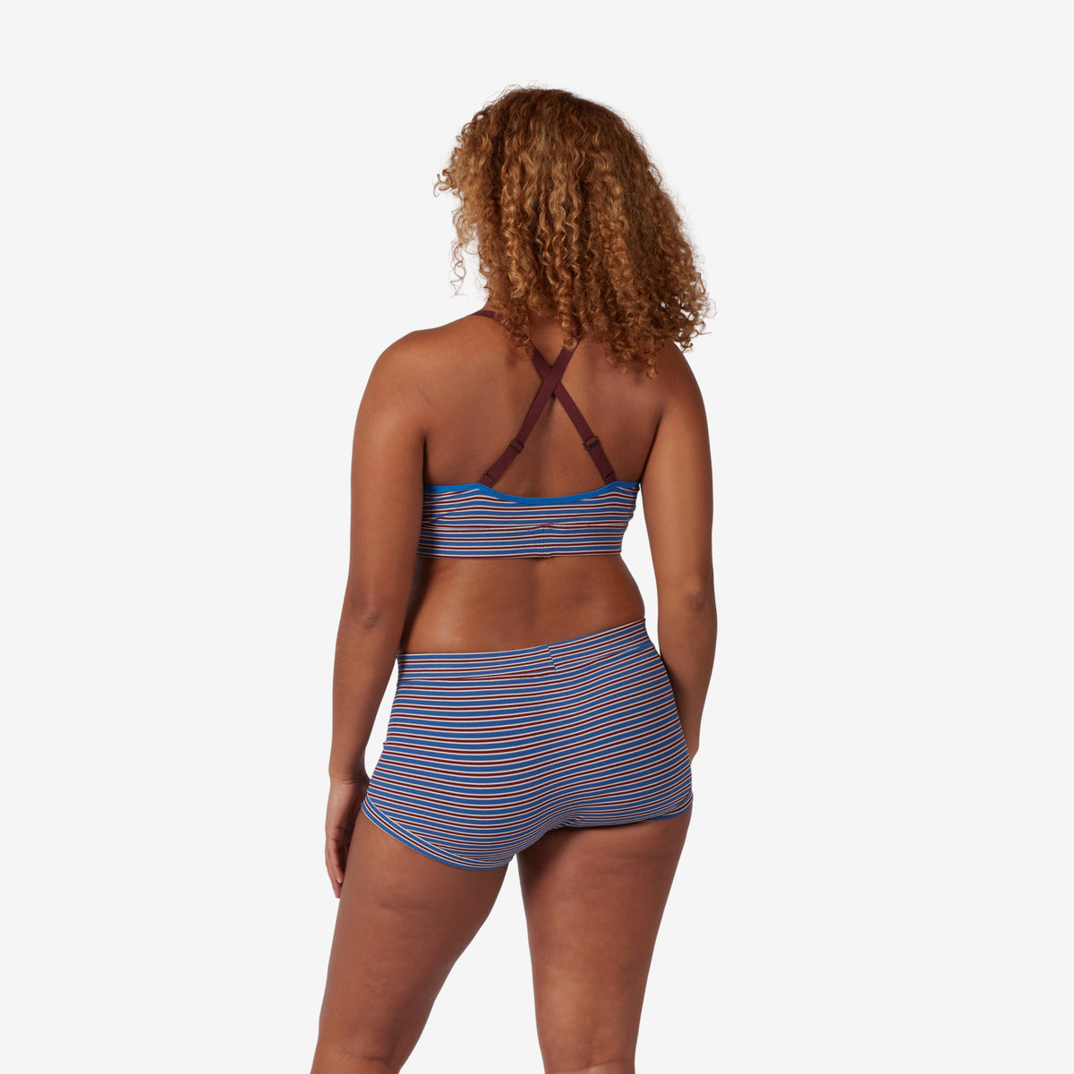 Model: Neveah is 5' 7" and wears a Medium