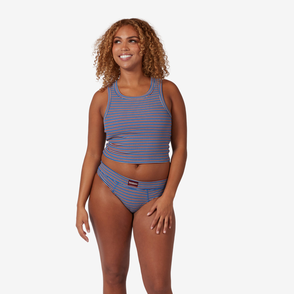 Model: Neveah is 5' 7" and wears a Medium