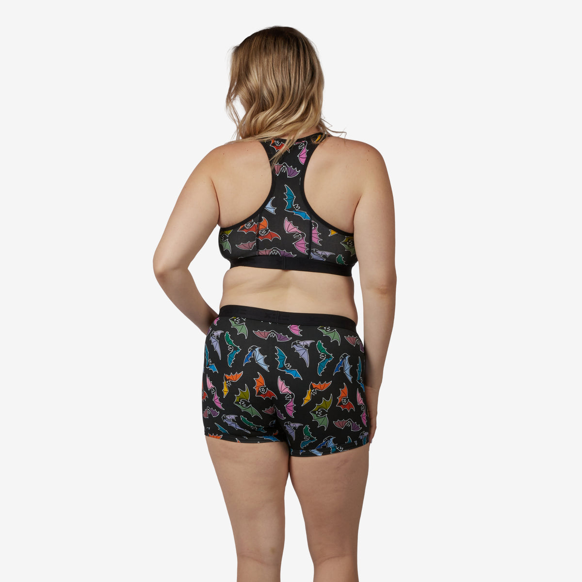 Model: Natalie is 5'11" and wears a Medium