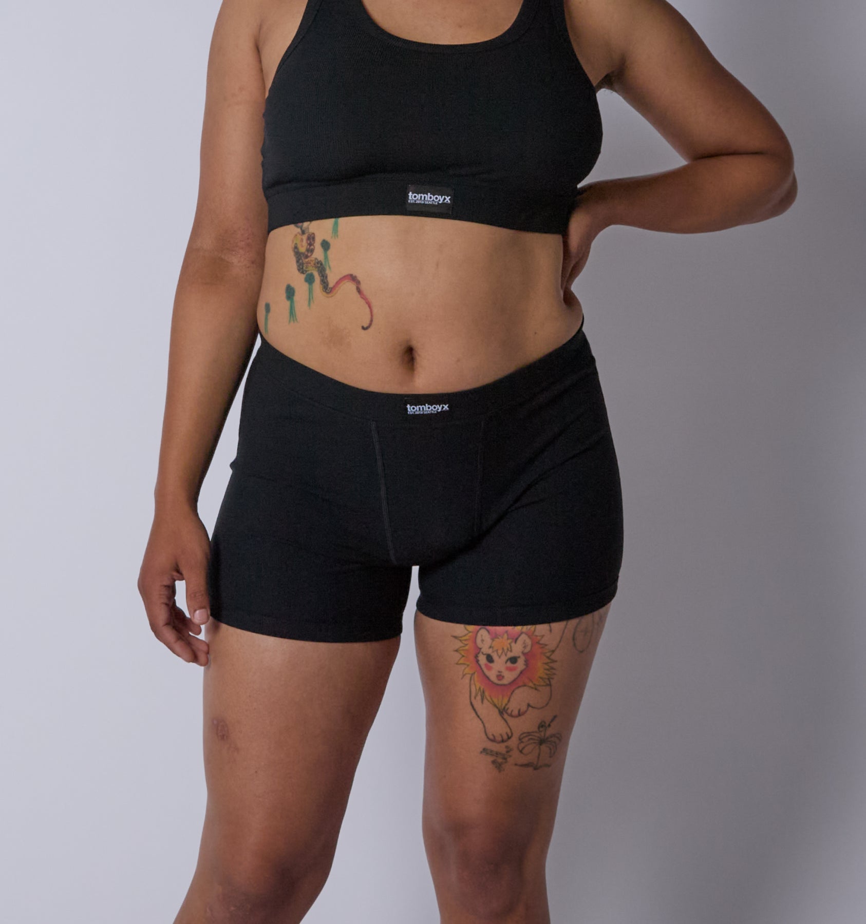 Model:Vera-Camille is 5'9" and wearing a size Medium