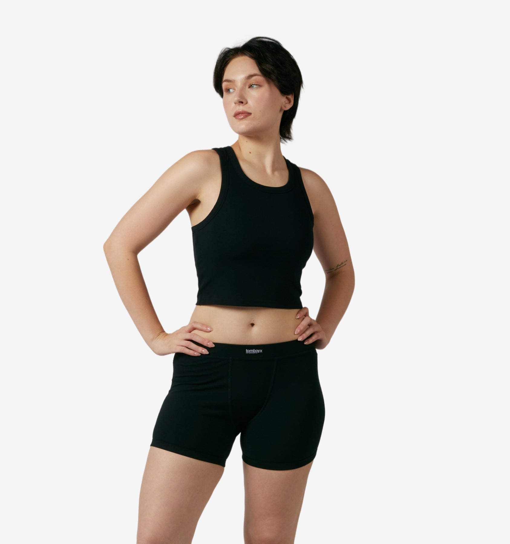 Model: Avery is 5'9" and wears a Medium