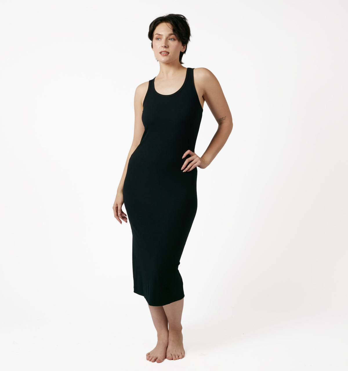 Model: Avery is 5'9" and wears a Medium