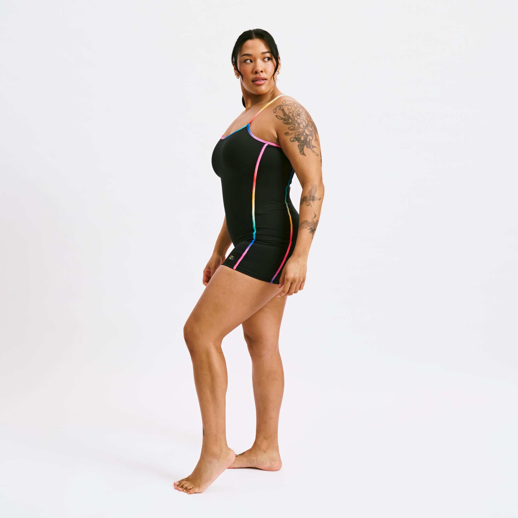 Model:Taylor is 5'7" and wears a large