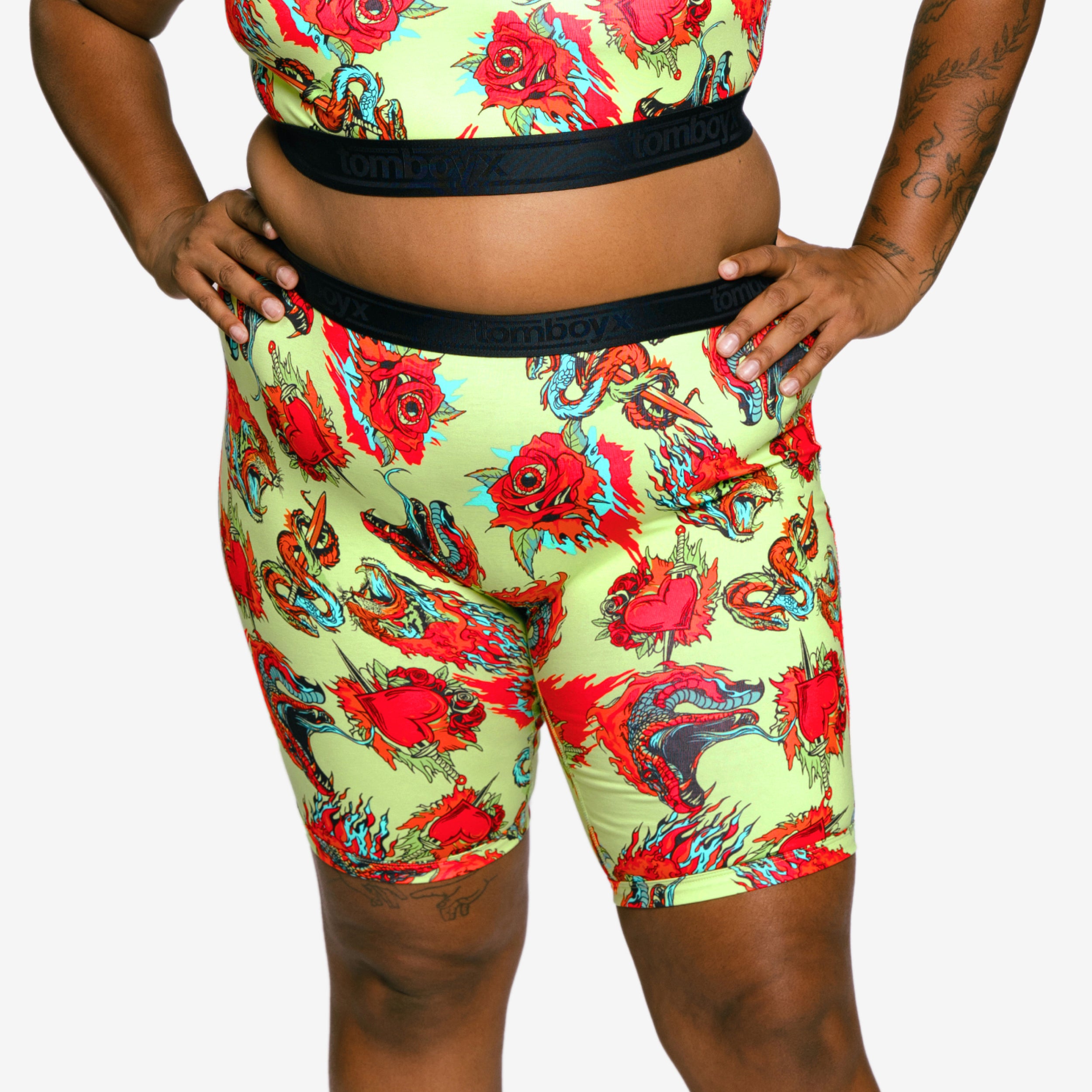 Model: Maliyah is 5'7" and wears a 2X