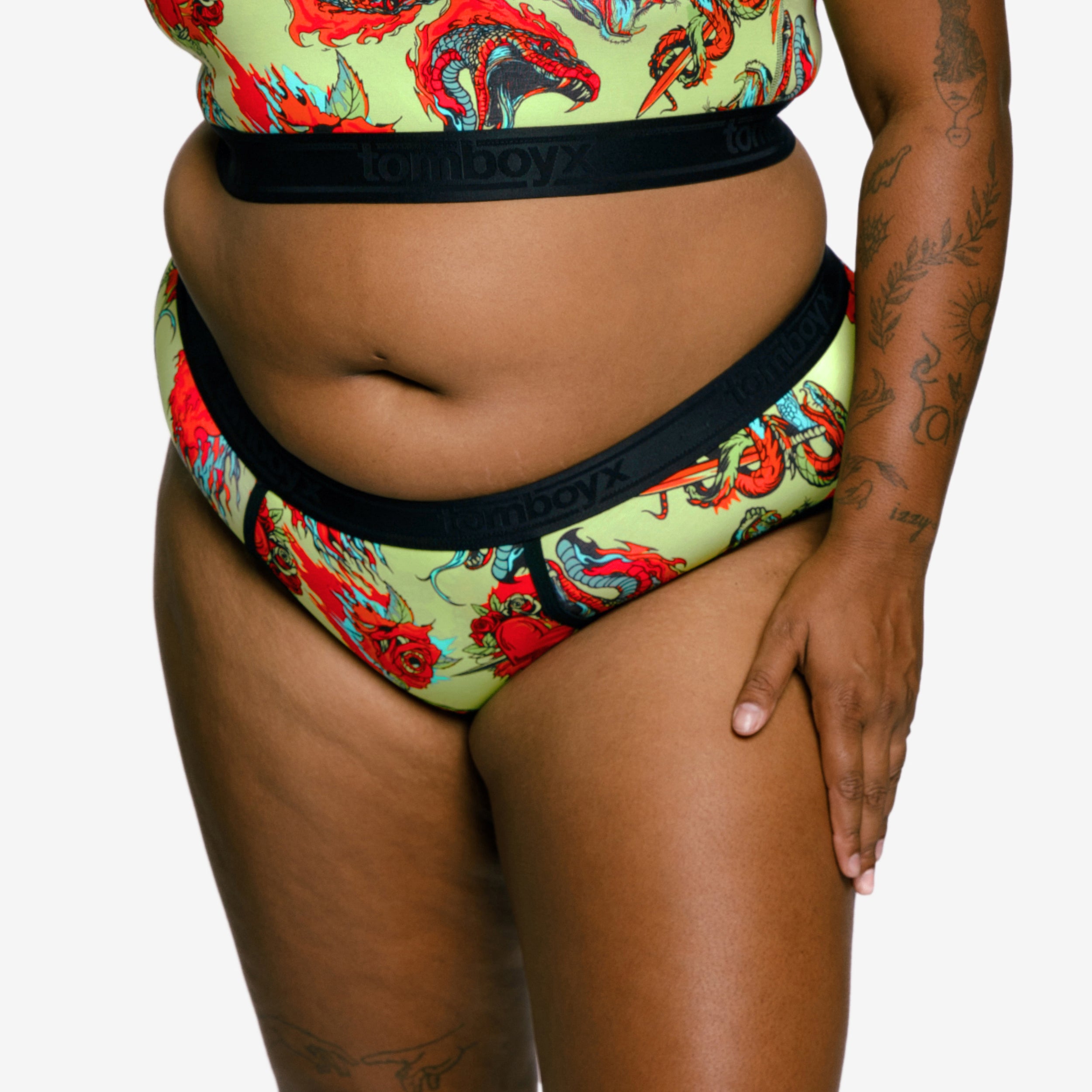Model: Maliyah is 5'7" and wears a 2X