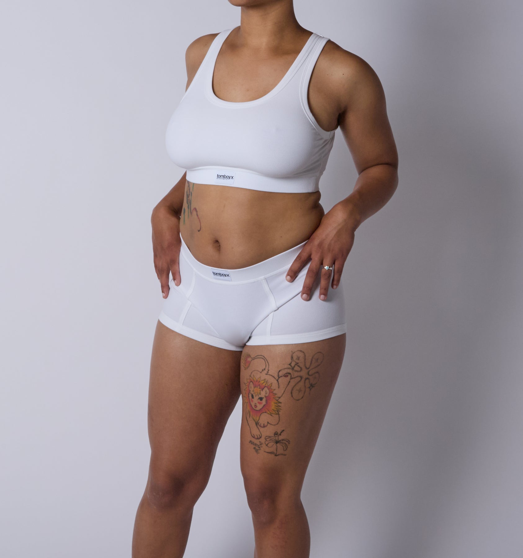 Model:Vera-Camille is 5'9" and wearing a size Medium
