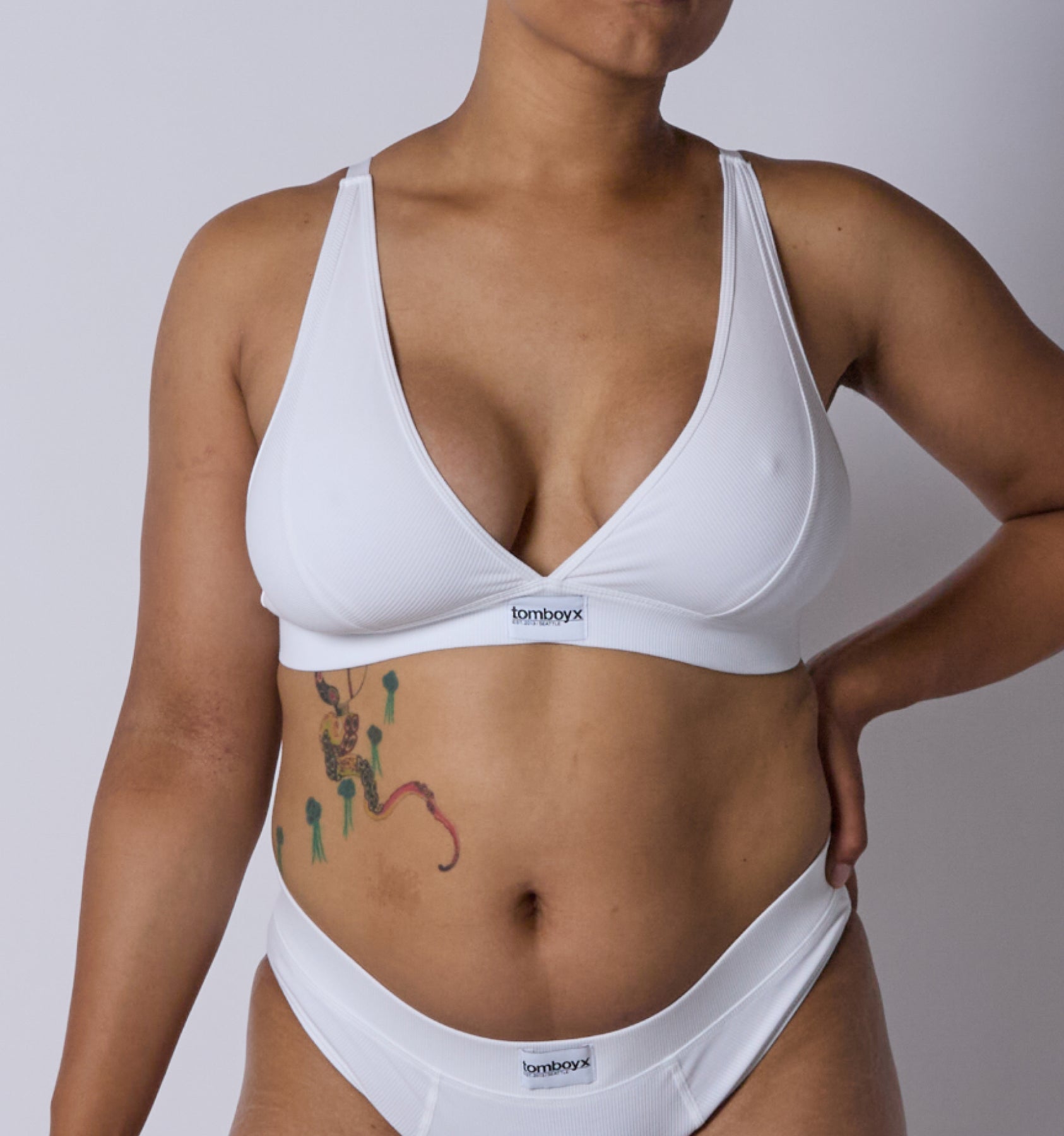 Model:Vera-Camille is 5'9" and wearing a size Medium