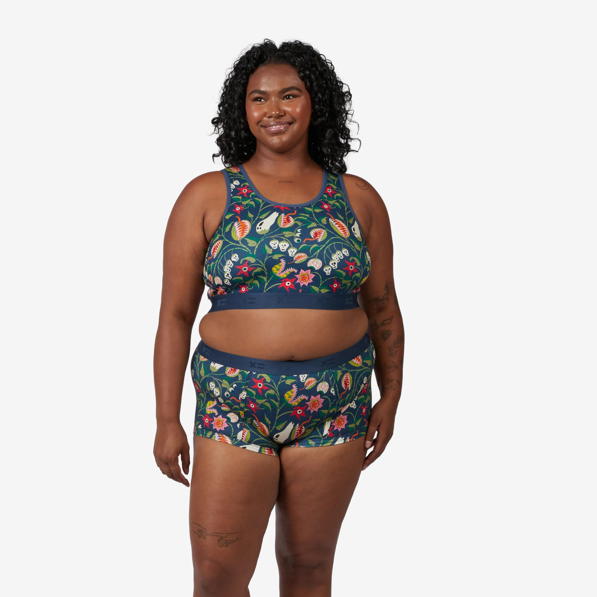 Model: Maliyah is 5'7" and wears a 2X