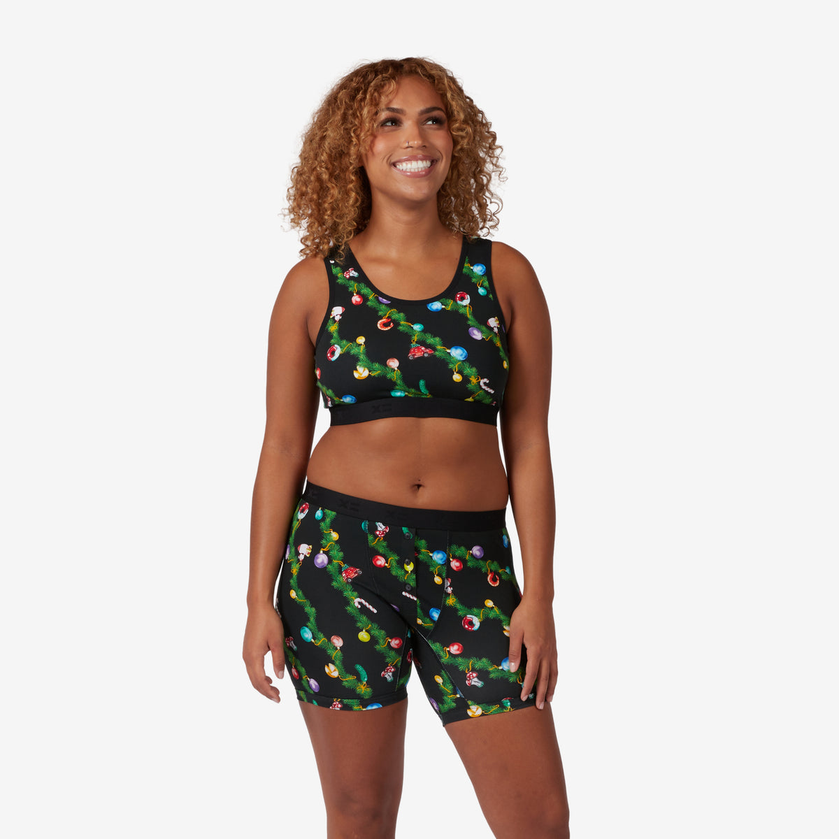 Model: Neveah is 5'7" and wears a Medium
