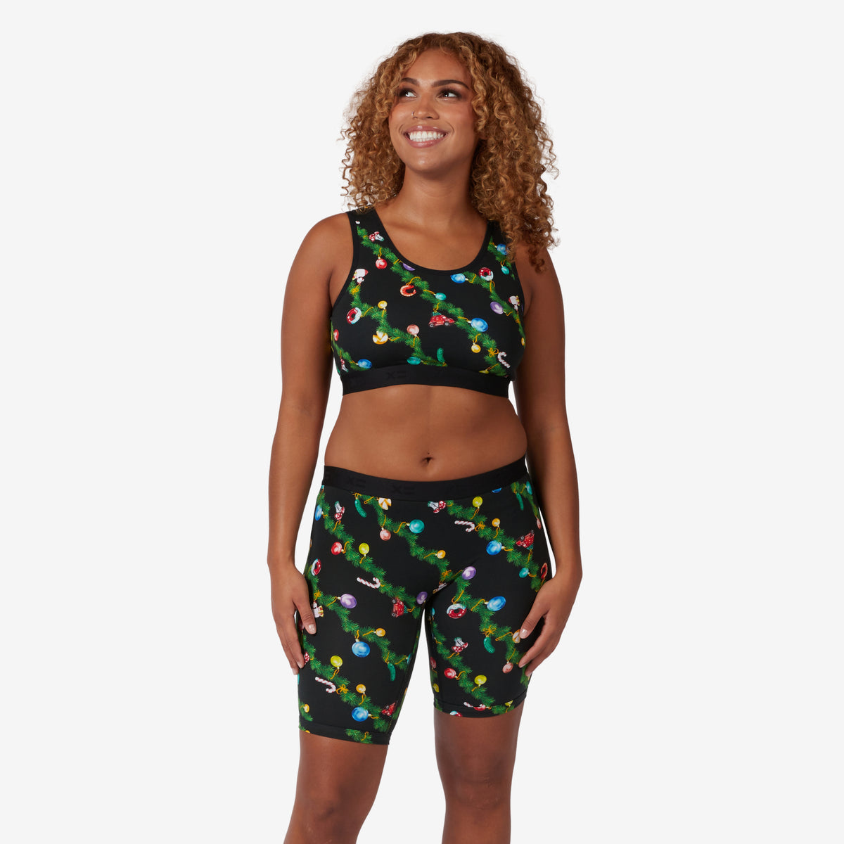 Model: Neveah is 5'7" and wears a Medium