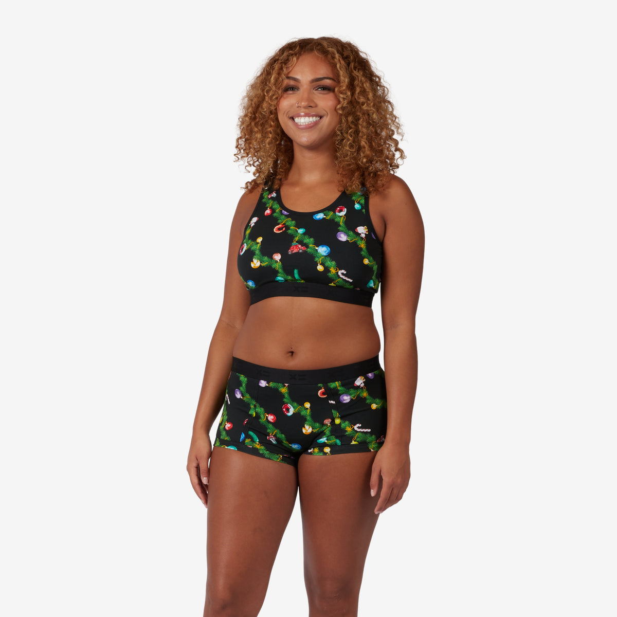 Model: Neveah is 5'7" and wears a Medium