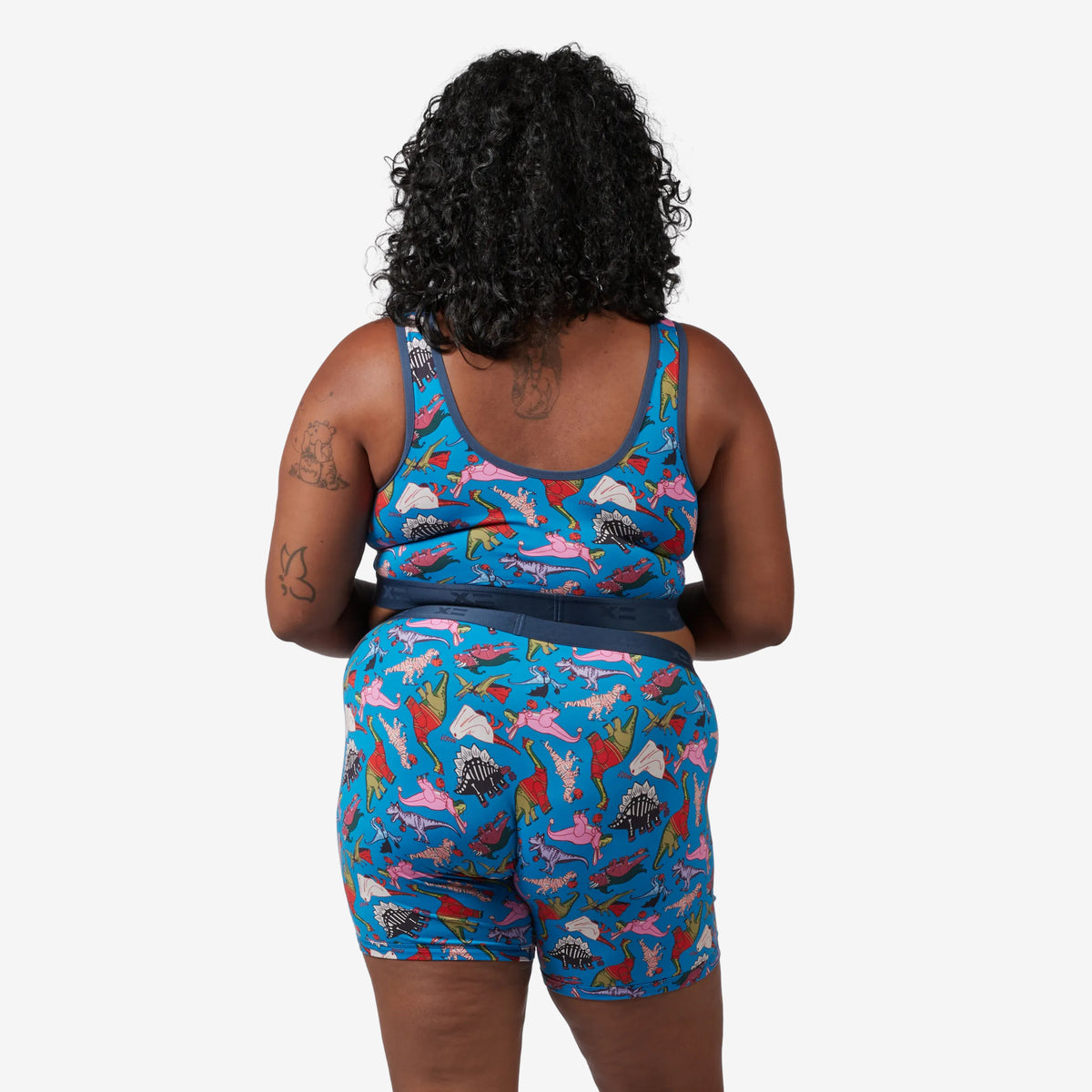 Model: Maliyah is 5'7" and wears a 2X