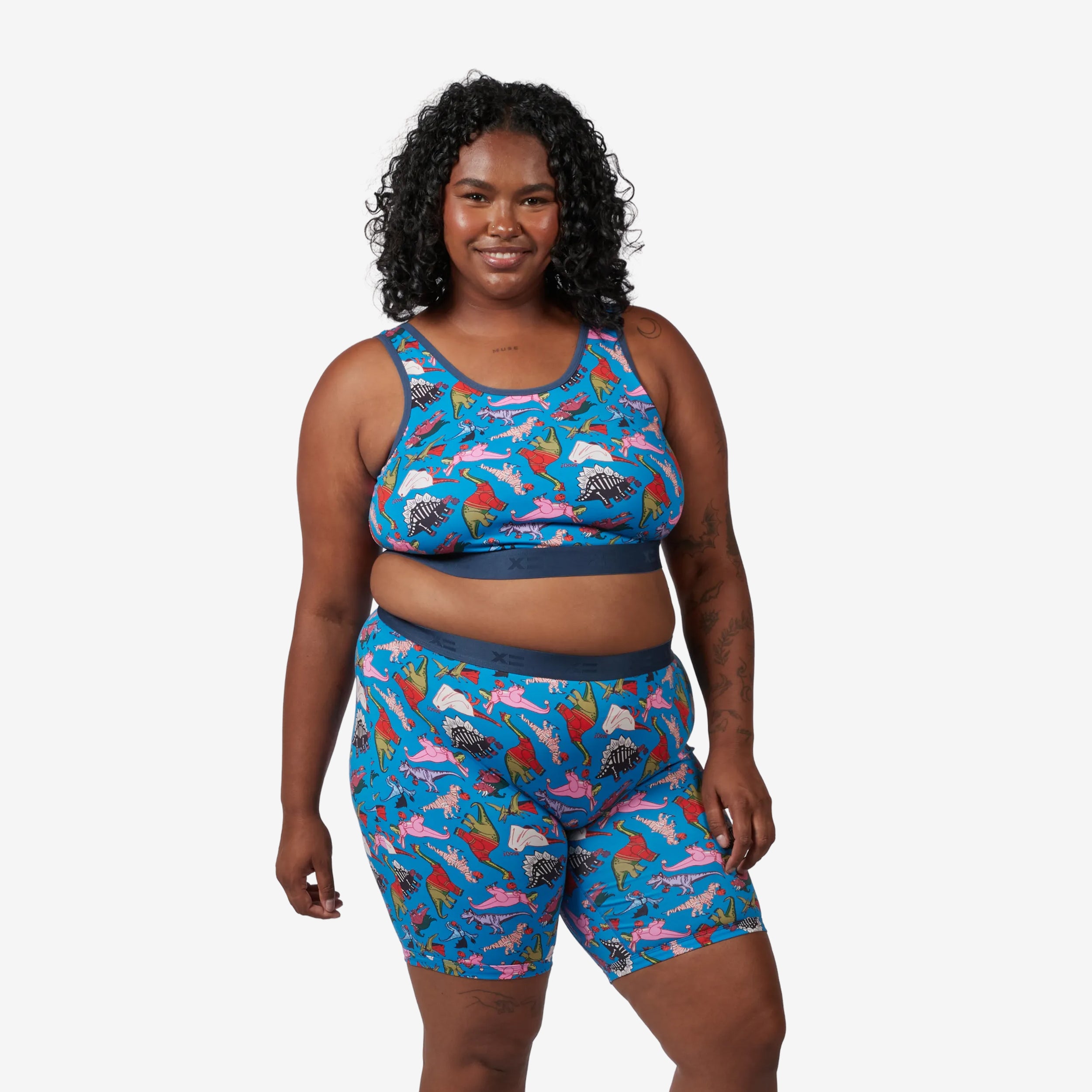 Model: Maliyah is 5'7" and wears a 2X