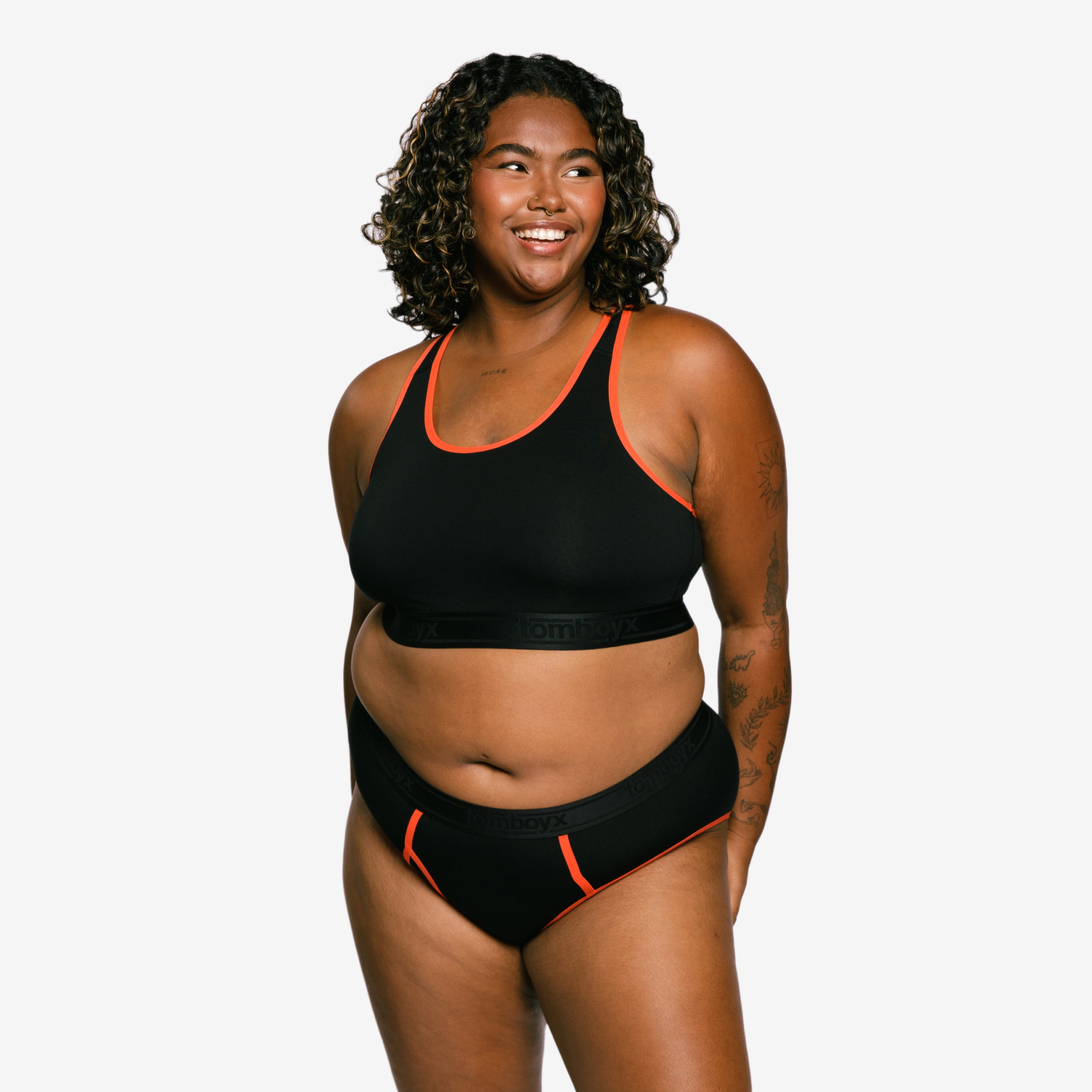 Model: Maliyah is 5'7" and wears a 2X