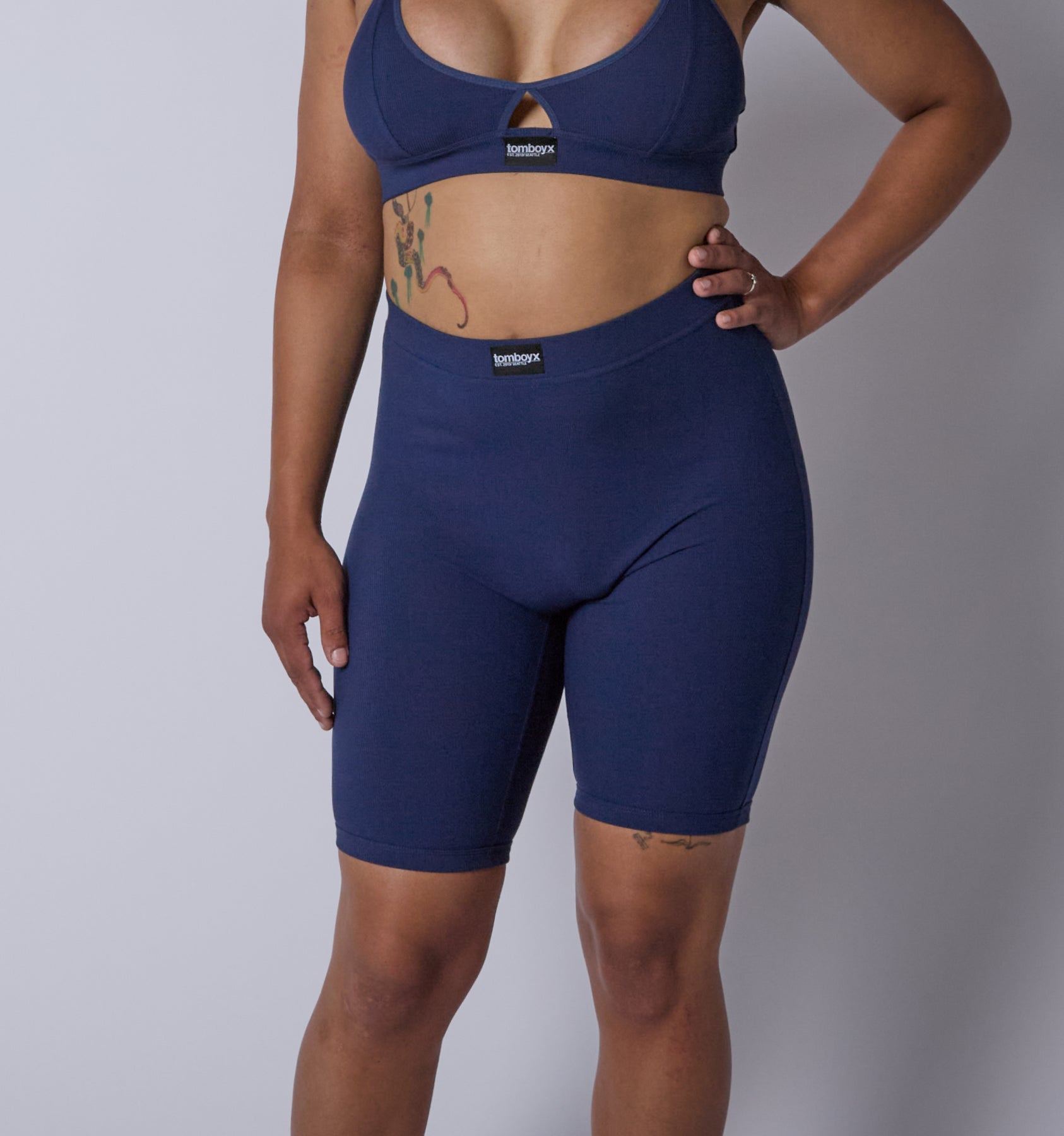 Model:Vera-Camille is 5'9" and wearing a size Medium