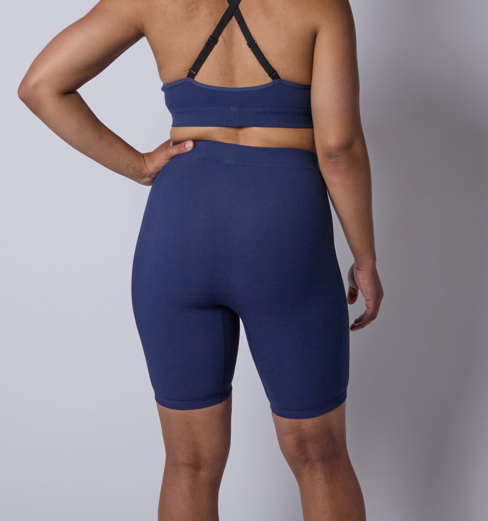 Model:Vera-Camille is 5'9" and wearing a size Medium