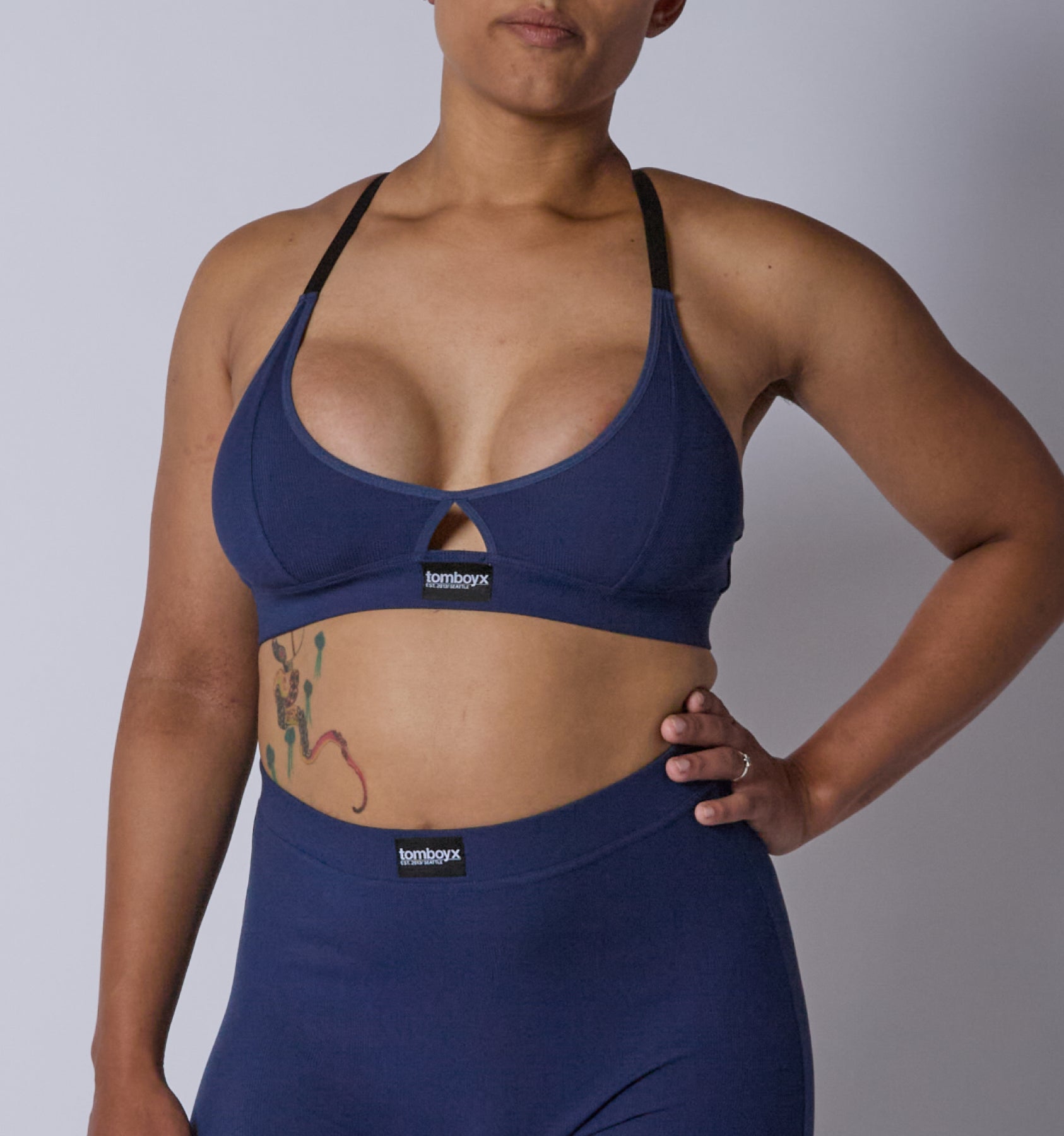 Model:Vera-Camille is 5'9" and wearing a size Medium