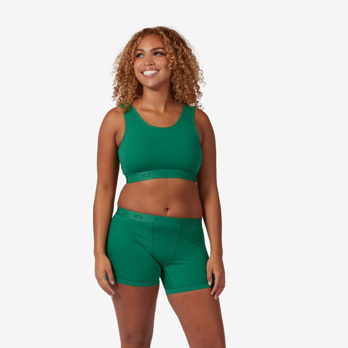 Model: Neveah is 5' 7 and wears a Medium