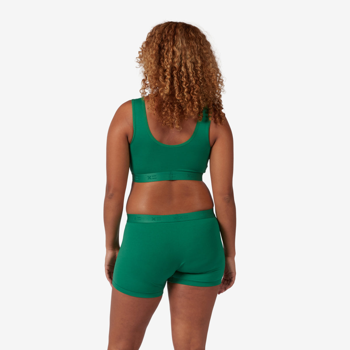 Model: Neveah is 5' 7 and wears a Medium