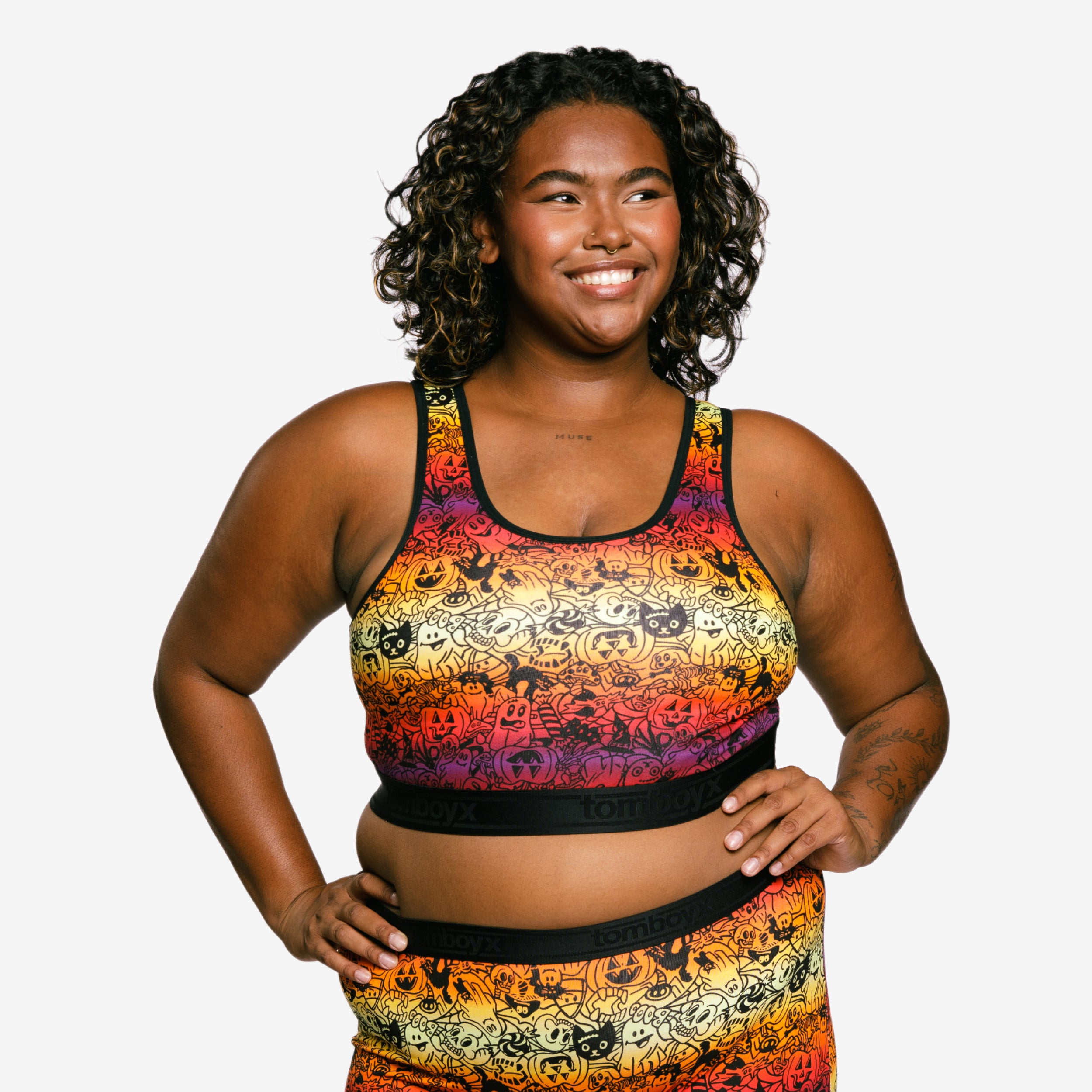 Model: Maliyah is 5'7" and wears a 2X