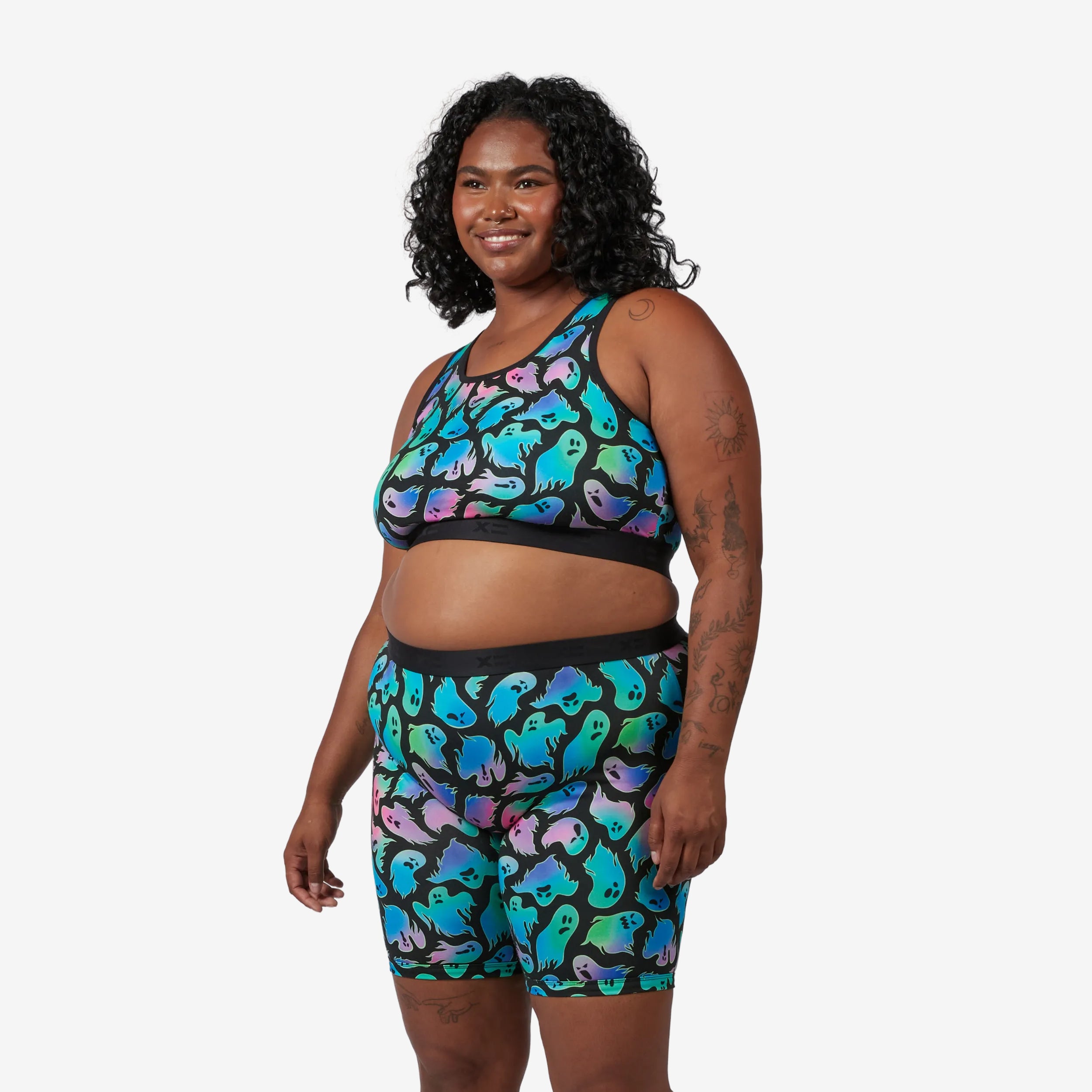 Model: Maliyah is 5'7" and wears a 2X