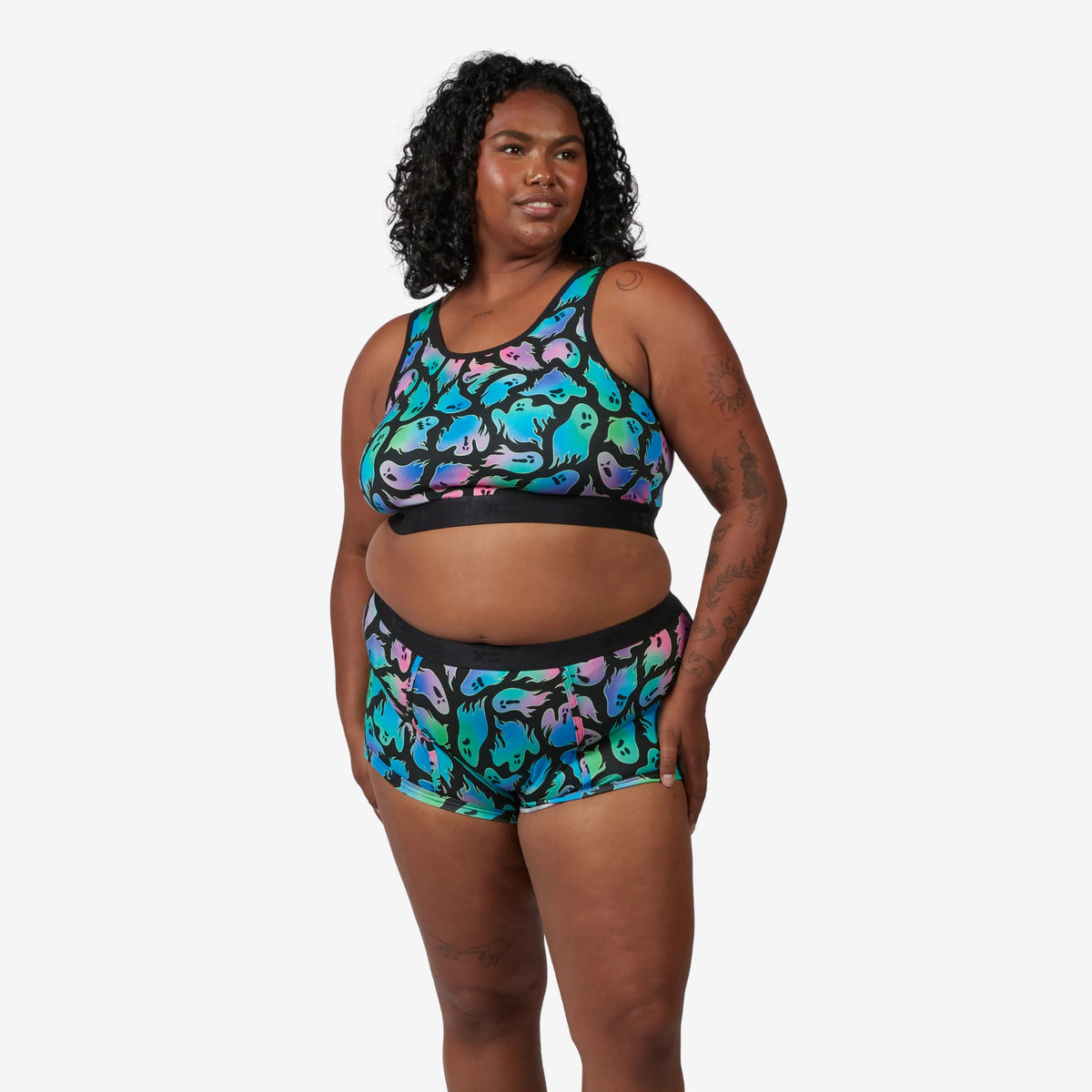 Model: Maliyah is 5'7" and wears a 2X