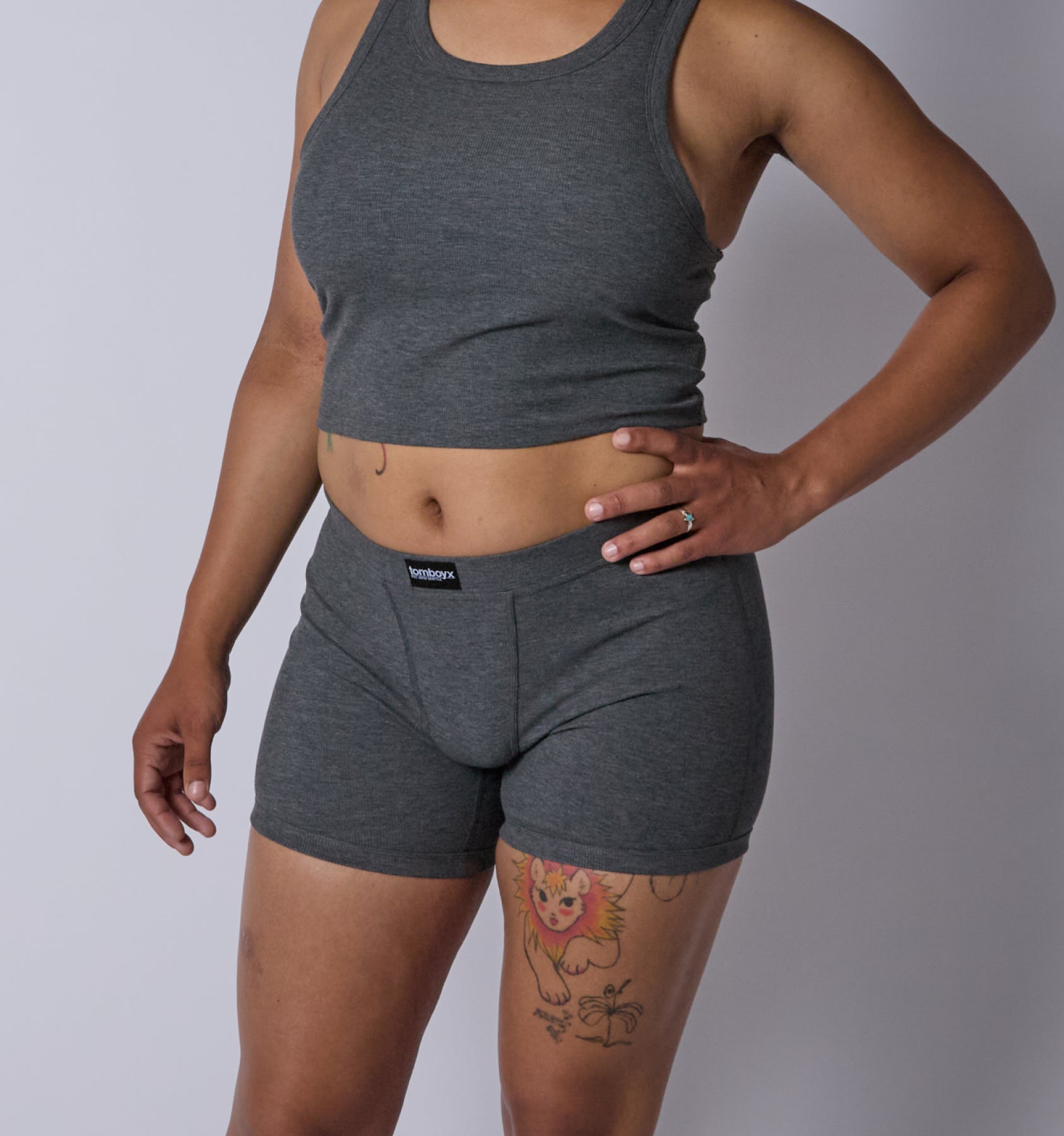 Model:Vera-Camille is 5'9" and wearing a size Medium