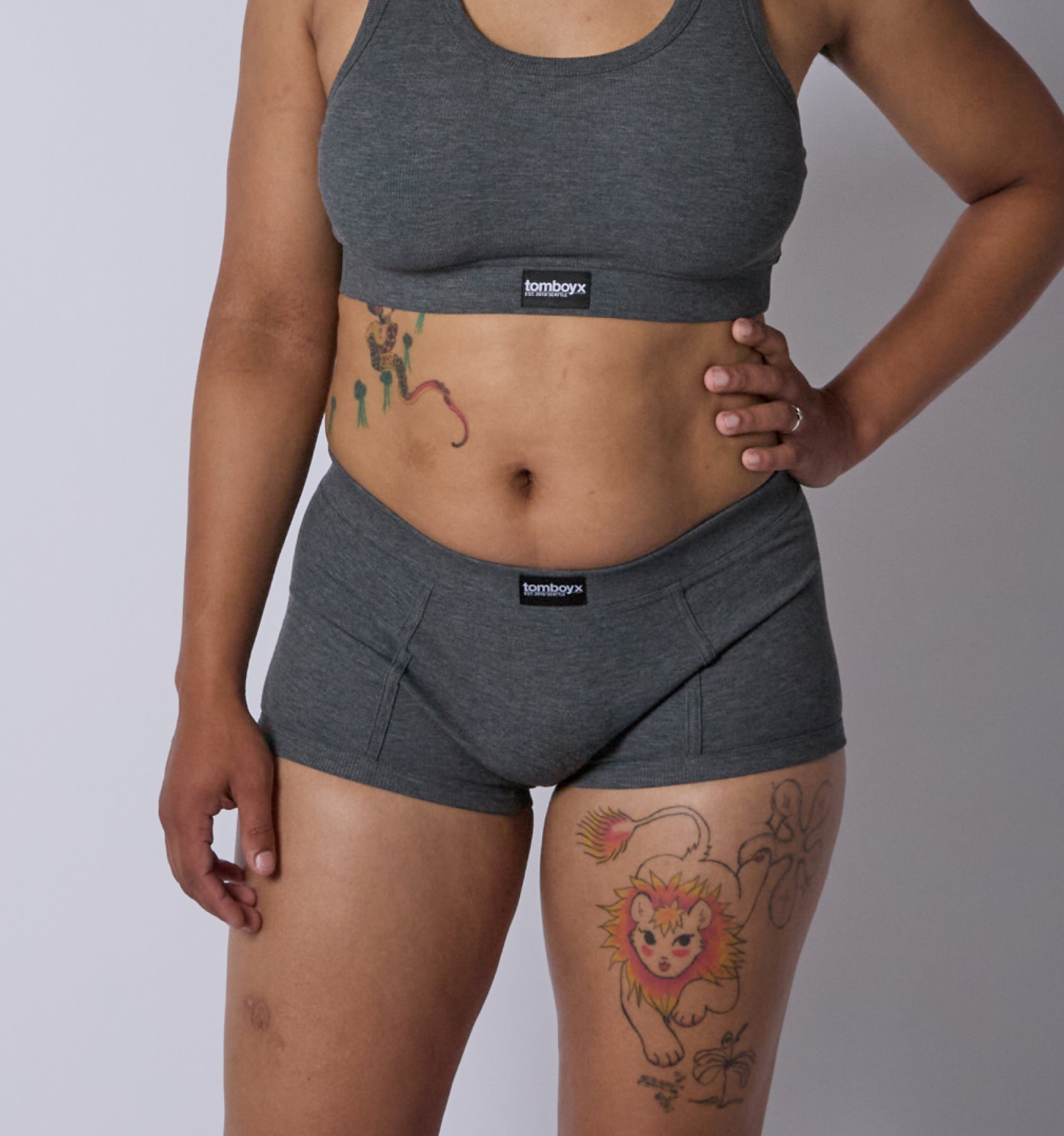 Model:Vera-Camille is 5'9" and wearing a size Medium