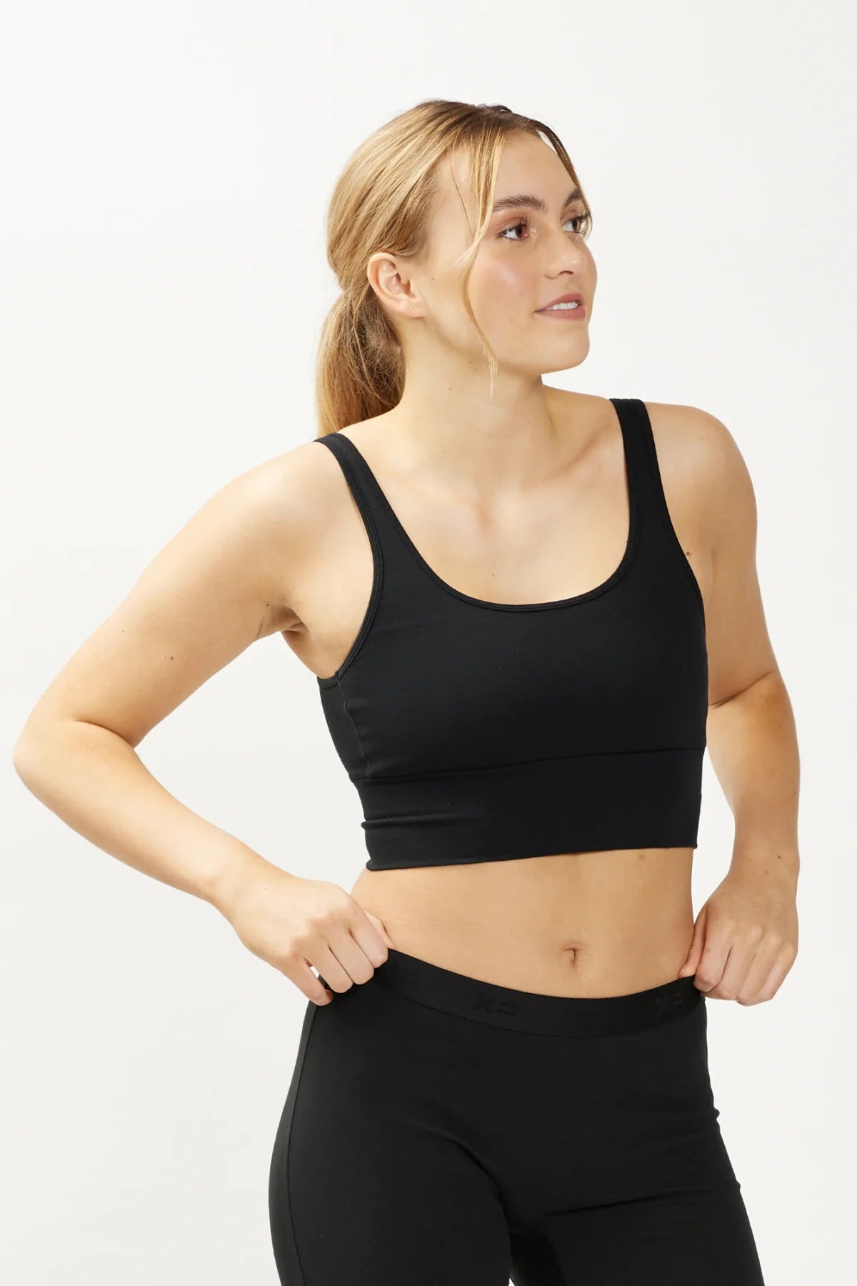 Model: Ava is 5'8" and wears a medium