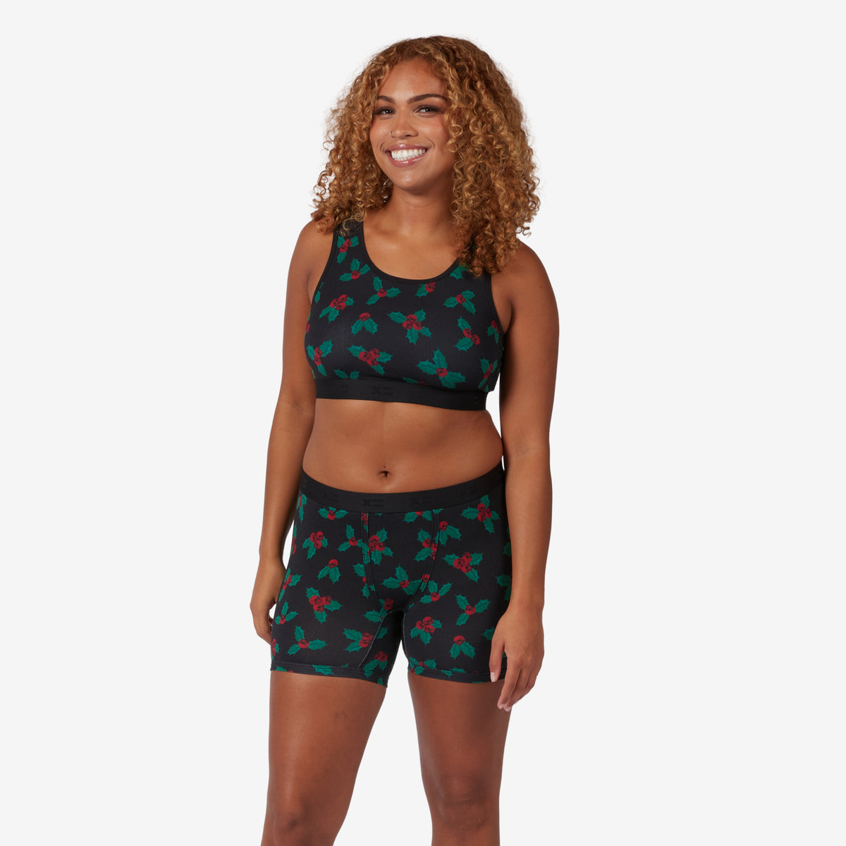 Model: Neveah is 5' 7" and wears a Medium