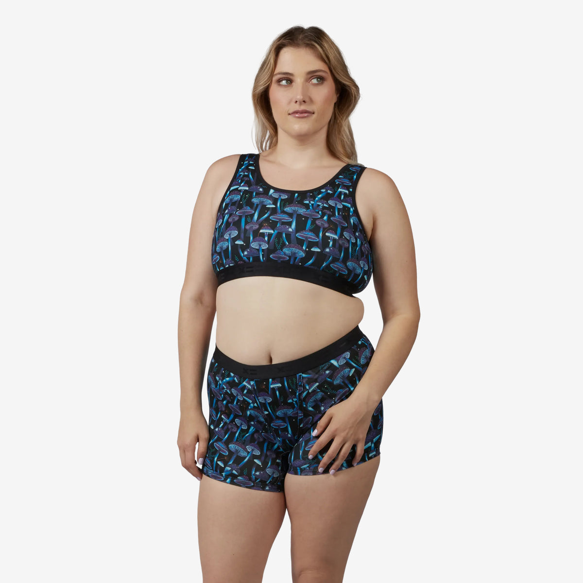 Model: Natalie is 5'11" and wears a Medium