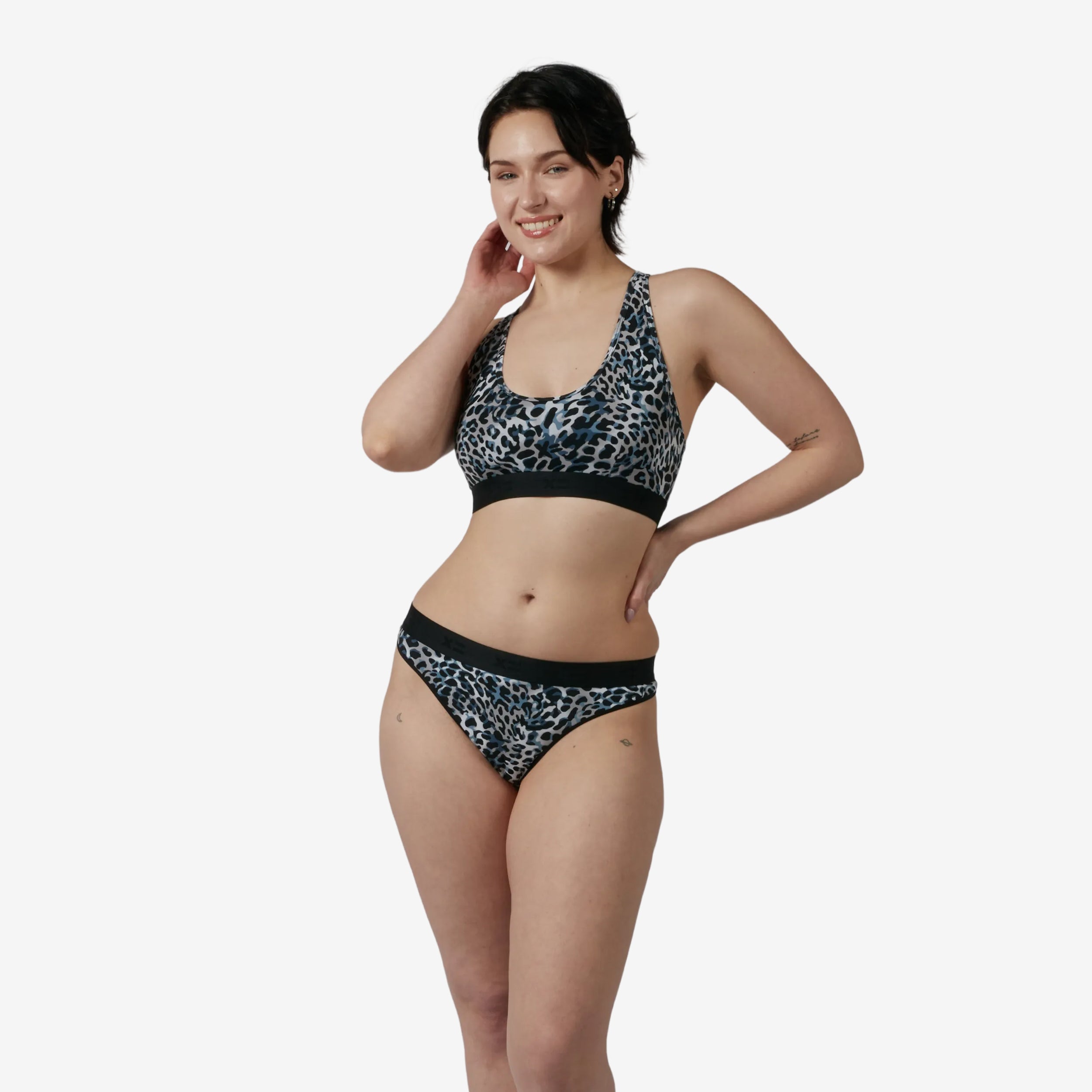 Model: Avery is 5'9" and wears a Medium