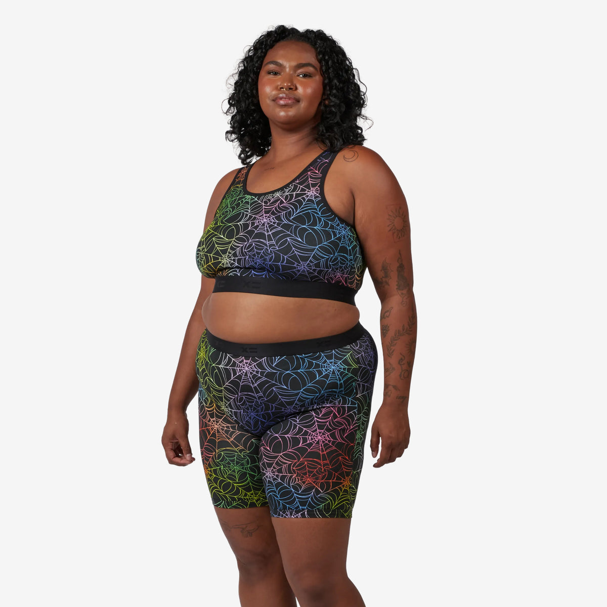 Model: Maliyah is 5'7" and wears a 2X