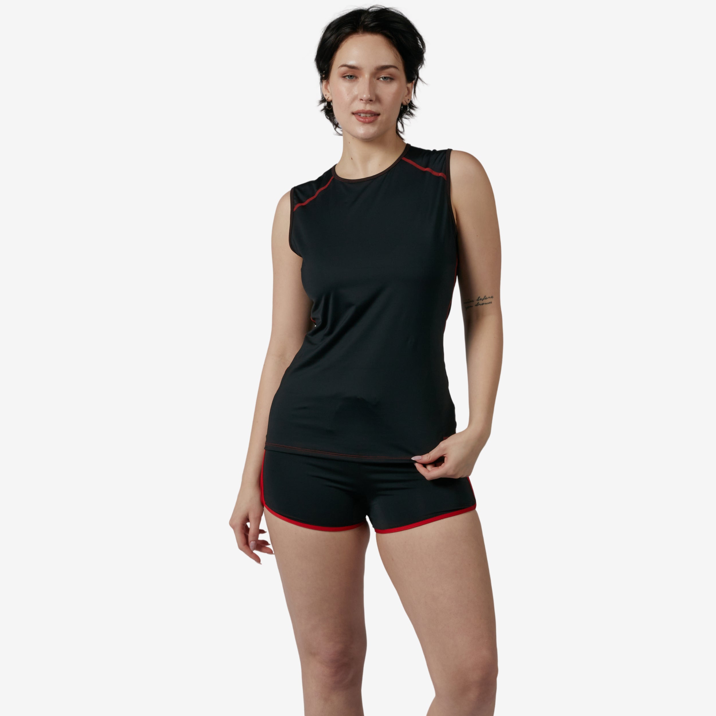 Model: Avery is 5'9" and wears a Medium