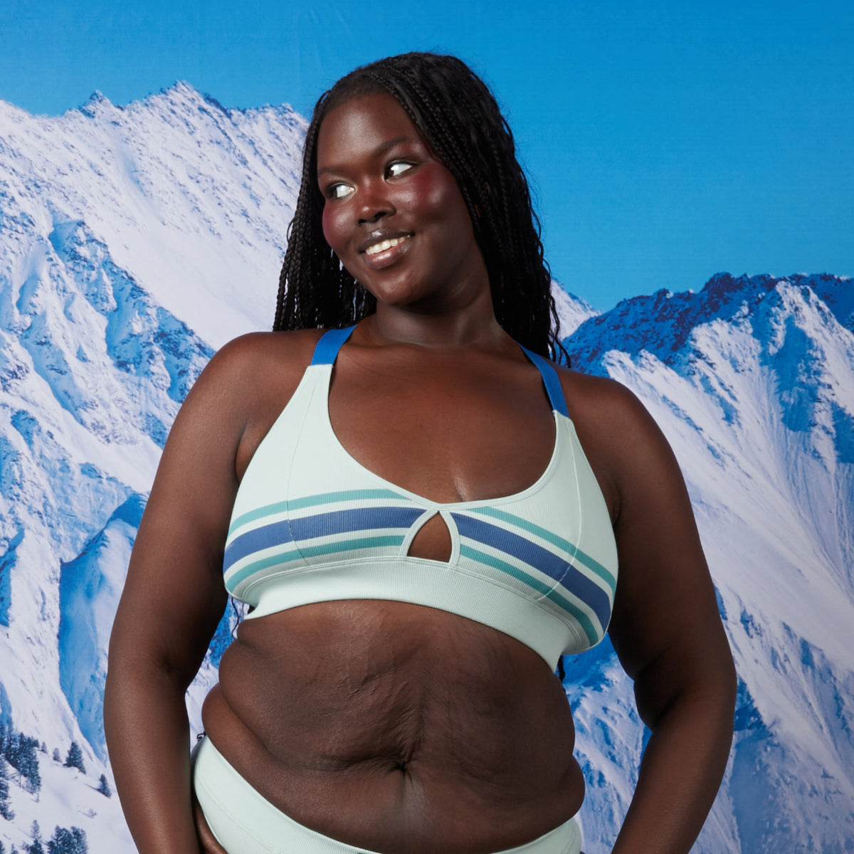 Model: Rachel is 5'11" and wears a 2X