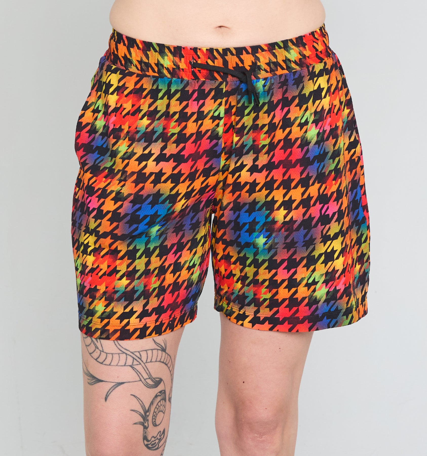 Solarmesh 7" Short - Rainbow Houndstooth