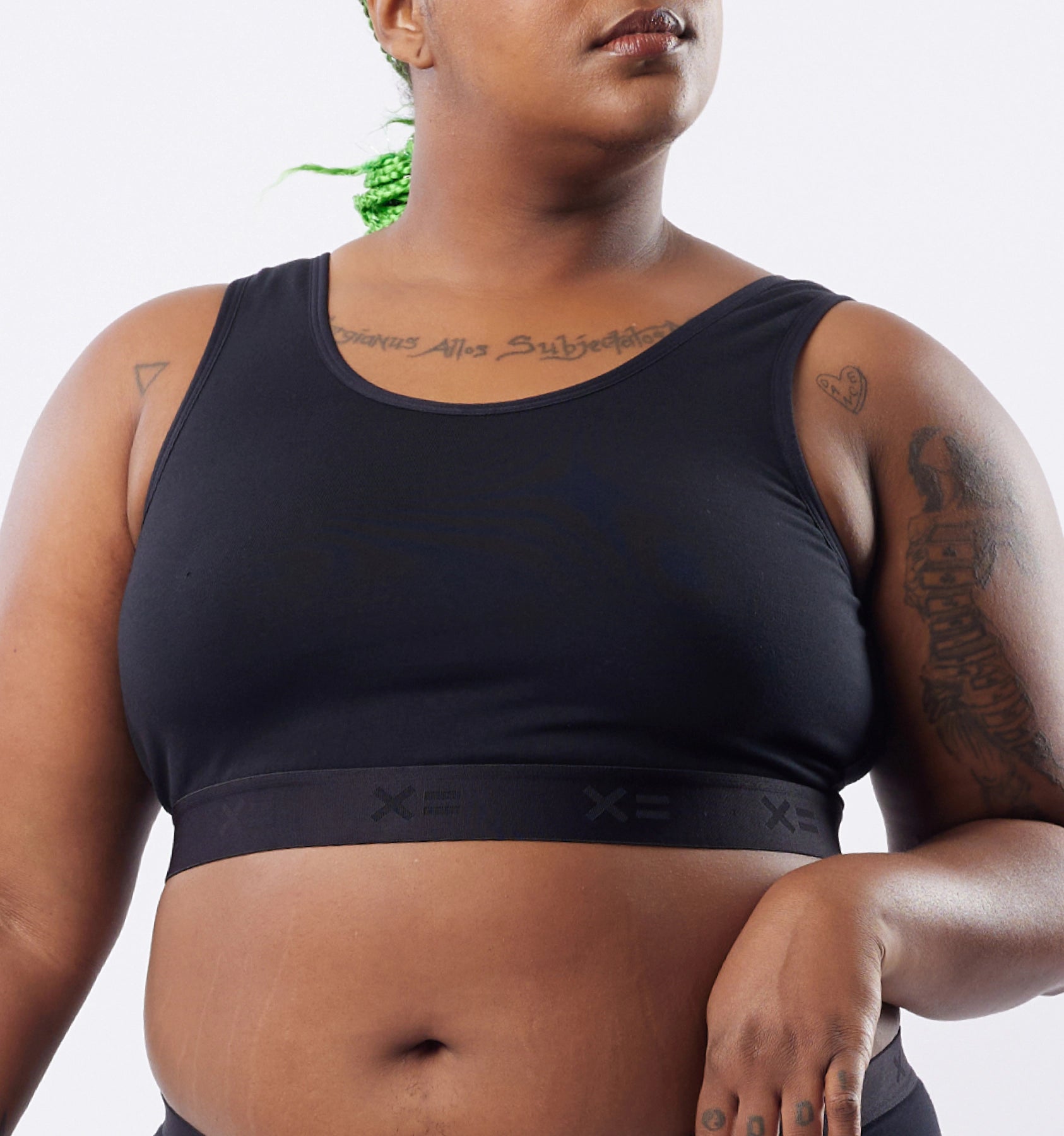 Model:Saira is 5'7" and wears a 2x