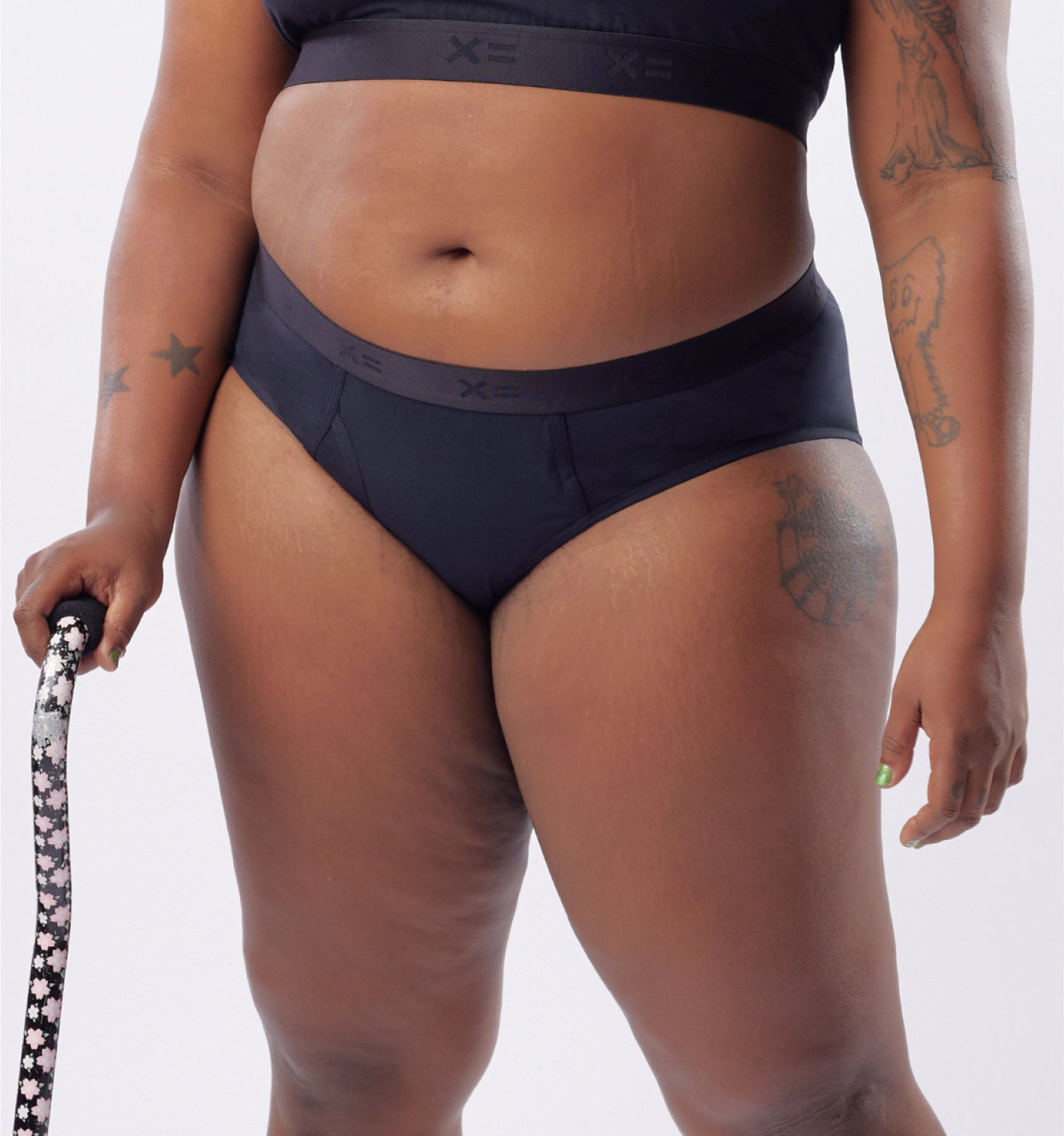 Model:Saira is 5'7" and wears a 2x