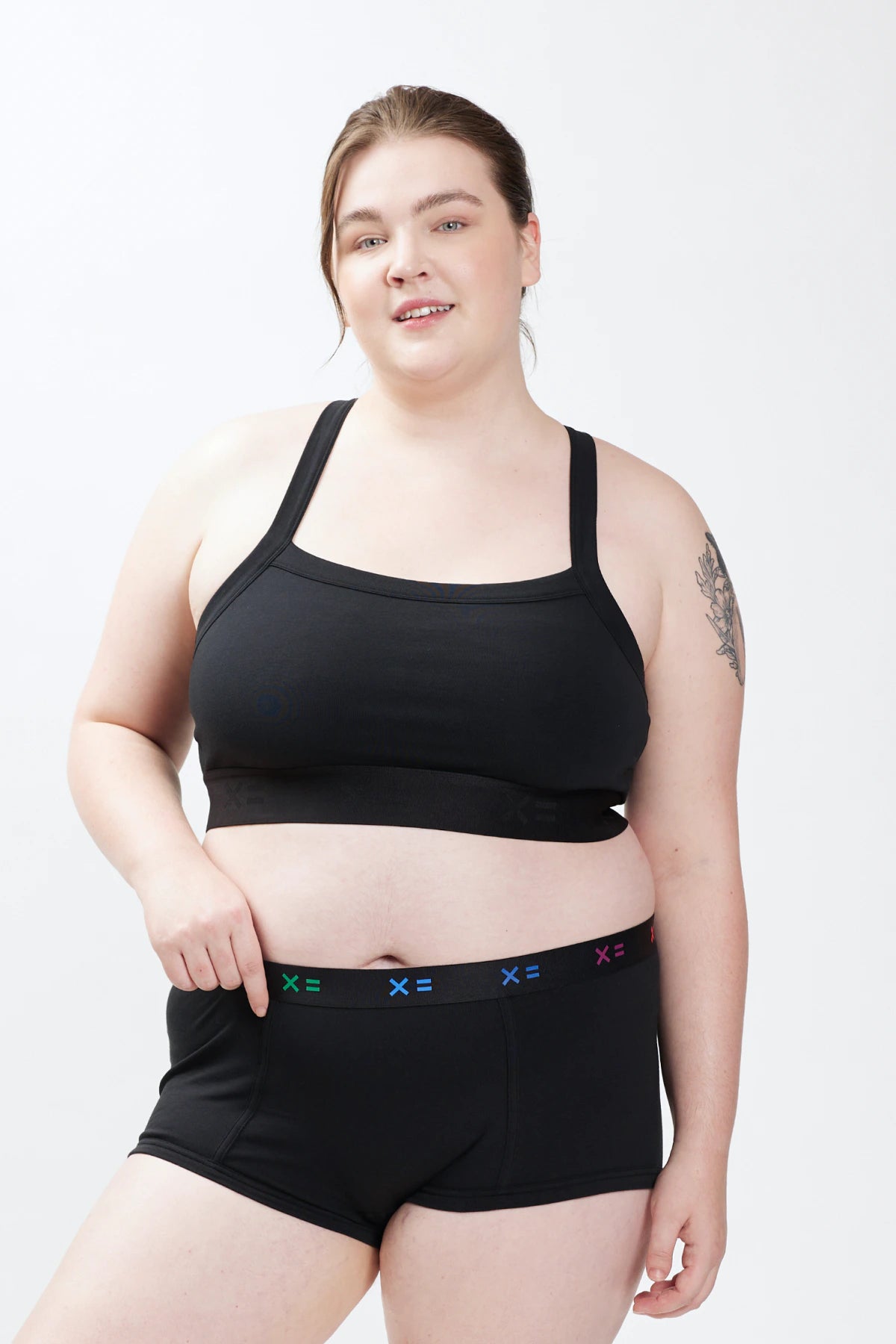 Model: Maleah is 5'8" and wears a 2x