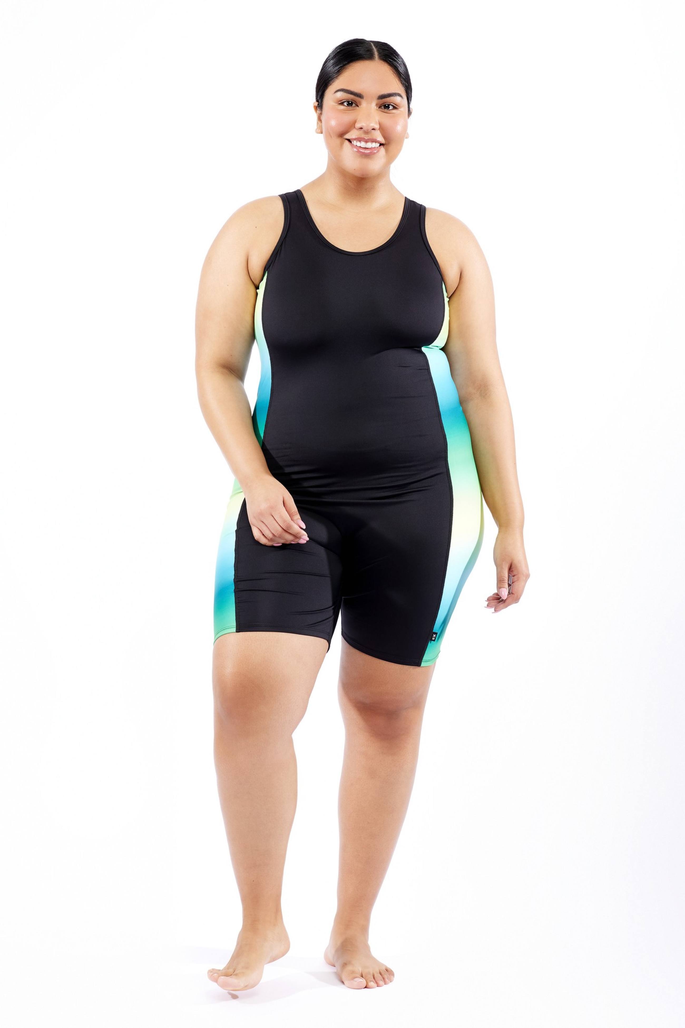 Model: Samantha is 5'8" and wears a 2x