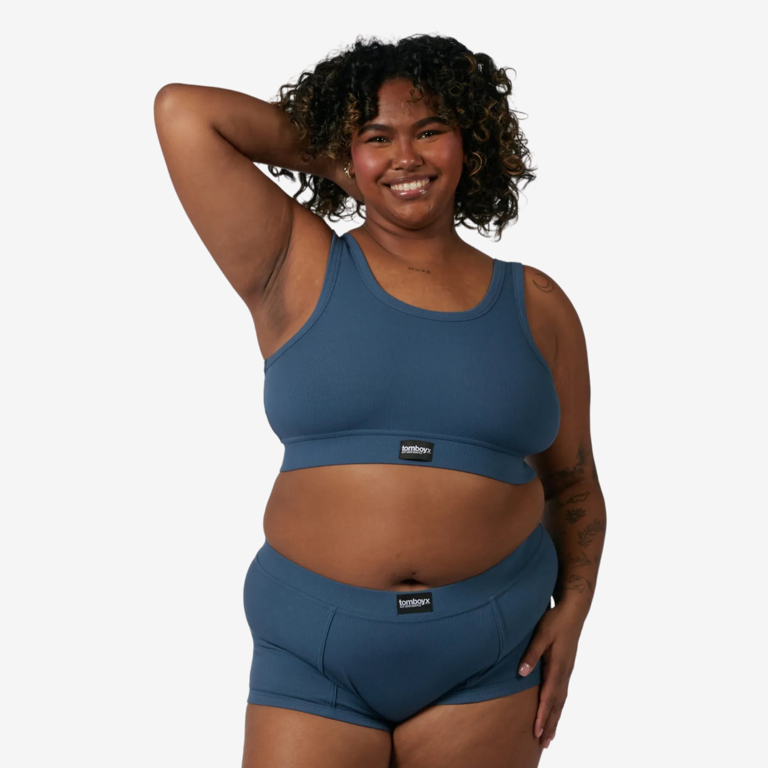 Model: Maliyah is 5'7" and wears a 2X