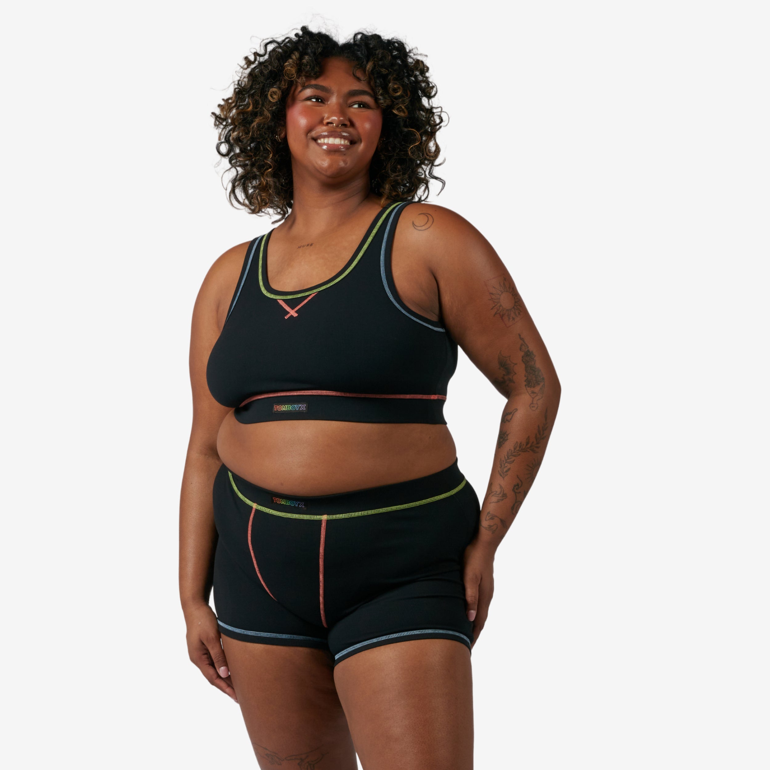 Model: Maliyah is 5'7" and wears a 2X