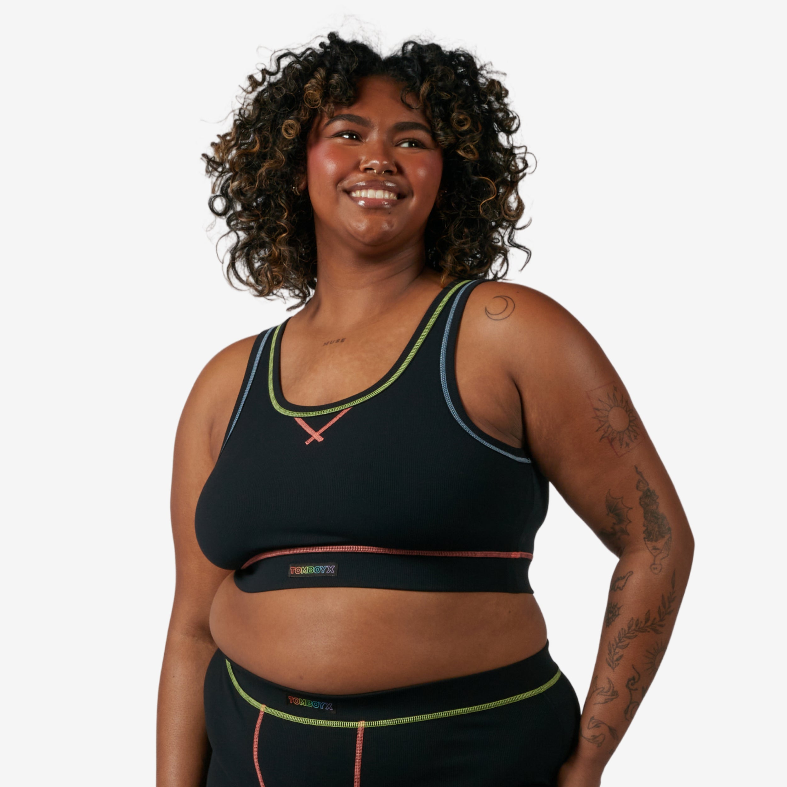 Model: Maliyah is 5'7" and wears a 2X