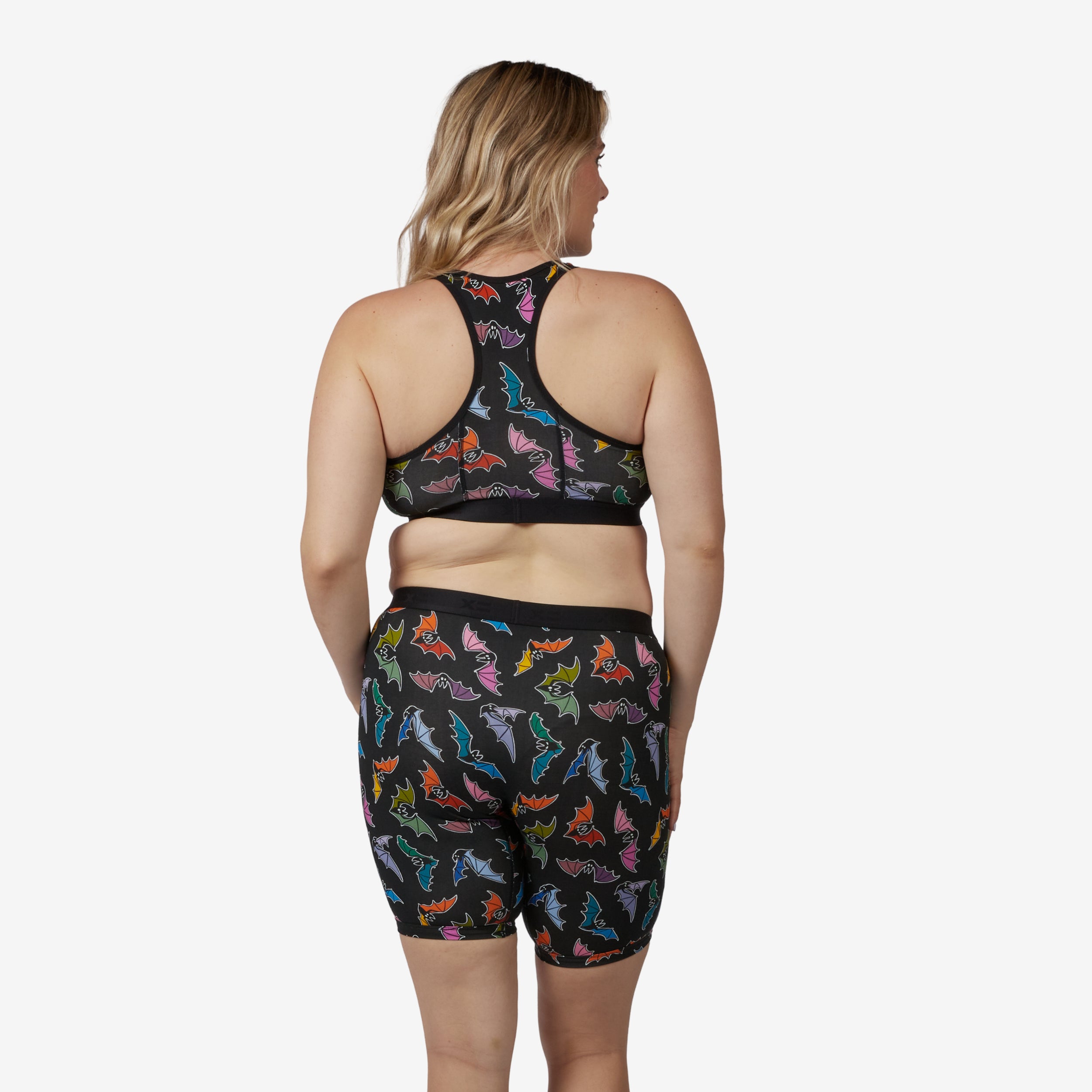 Model: Natalie is 5'11" and wears a Medium