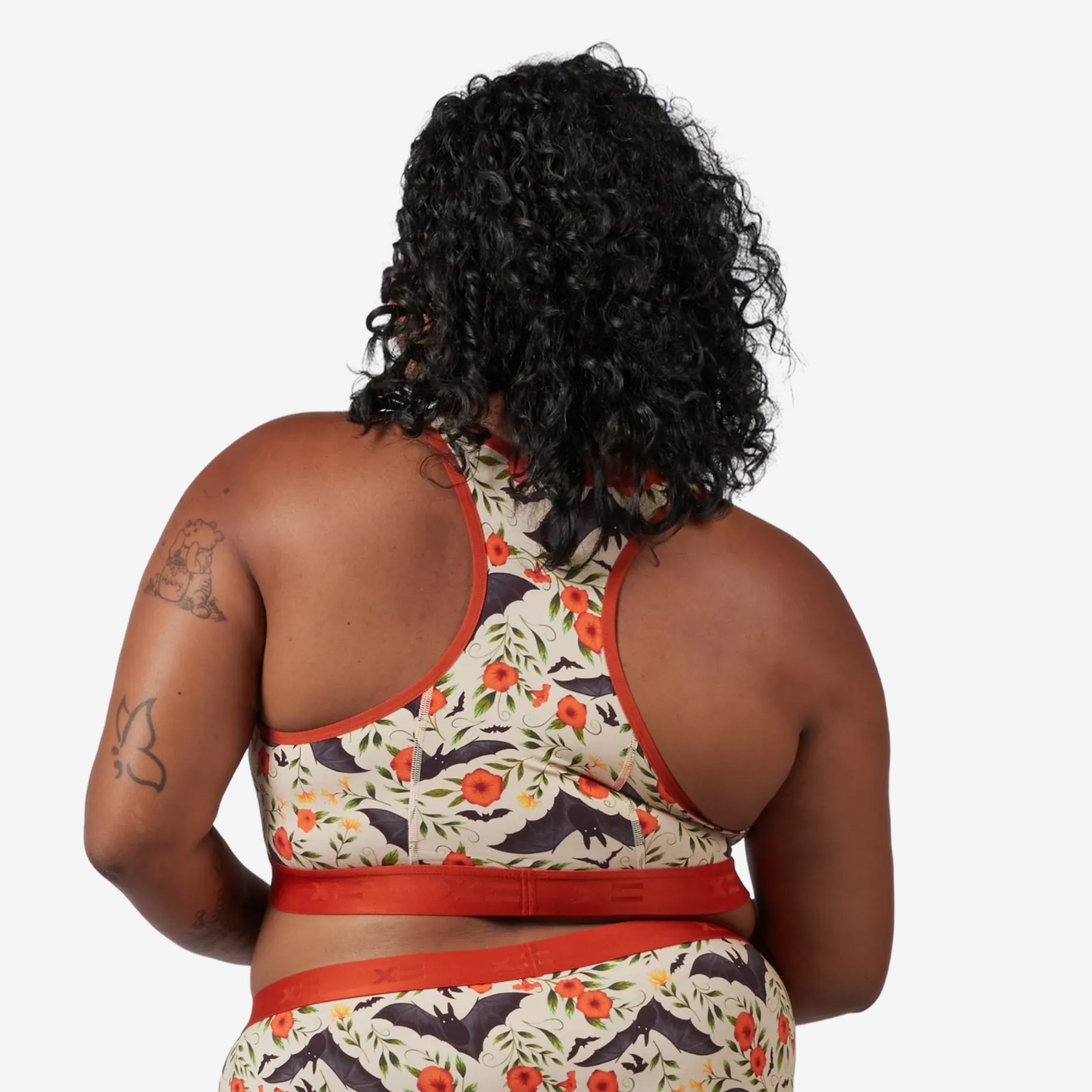 Model: Maliyah is 5'7" and wears a 2X