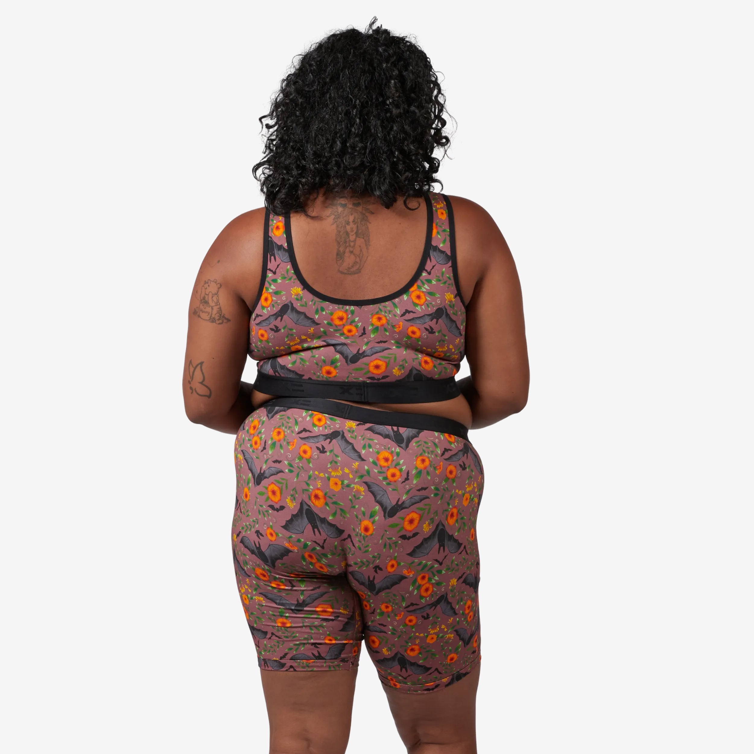 Model: Maliyah is 5'7" and wears a 2X