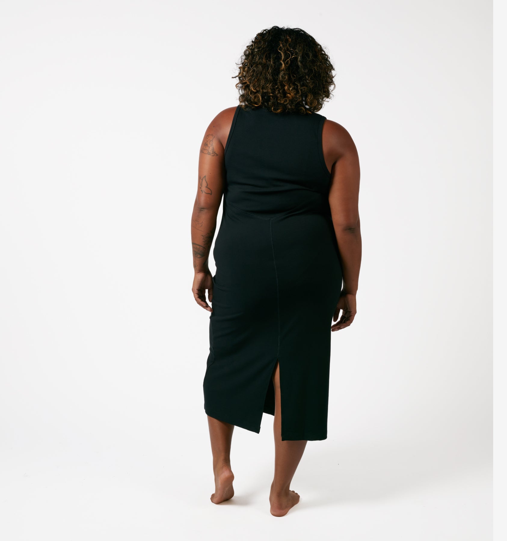 Model: Maliyah is 5'7" and wears a 2X